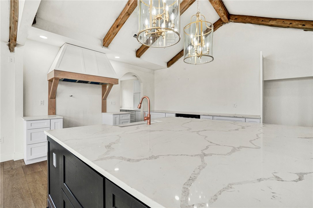 Seneca, South Carolina, 29672, United States, 6 Bedrooms Bedrooms, ,5 BathroomsBathrooms,Residential,For Sale,2002208