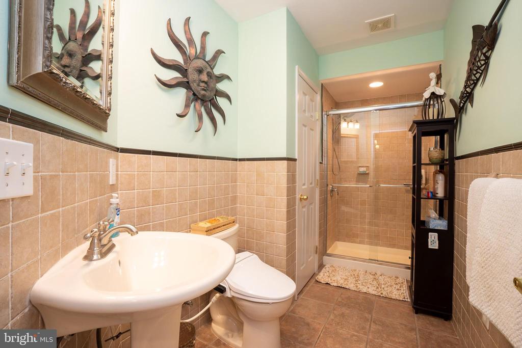 Monroe Township, New Jersey, 08831, United States, 5 Bedrooms Bedrooms, ,4 BathroomsBathrooms,Residential,For Sale,1895133