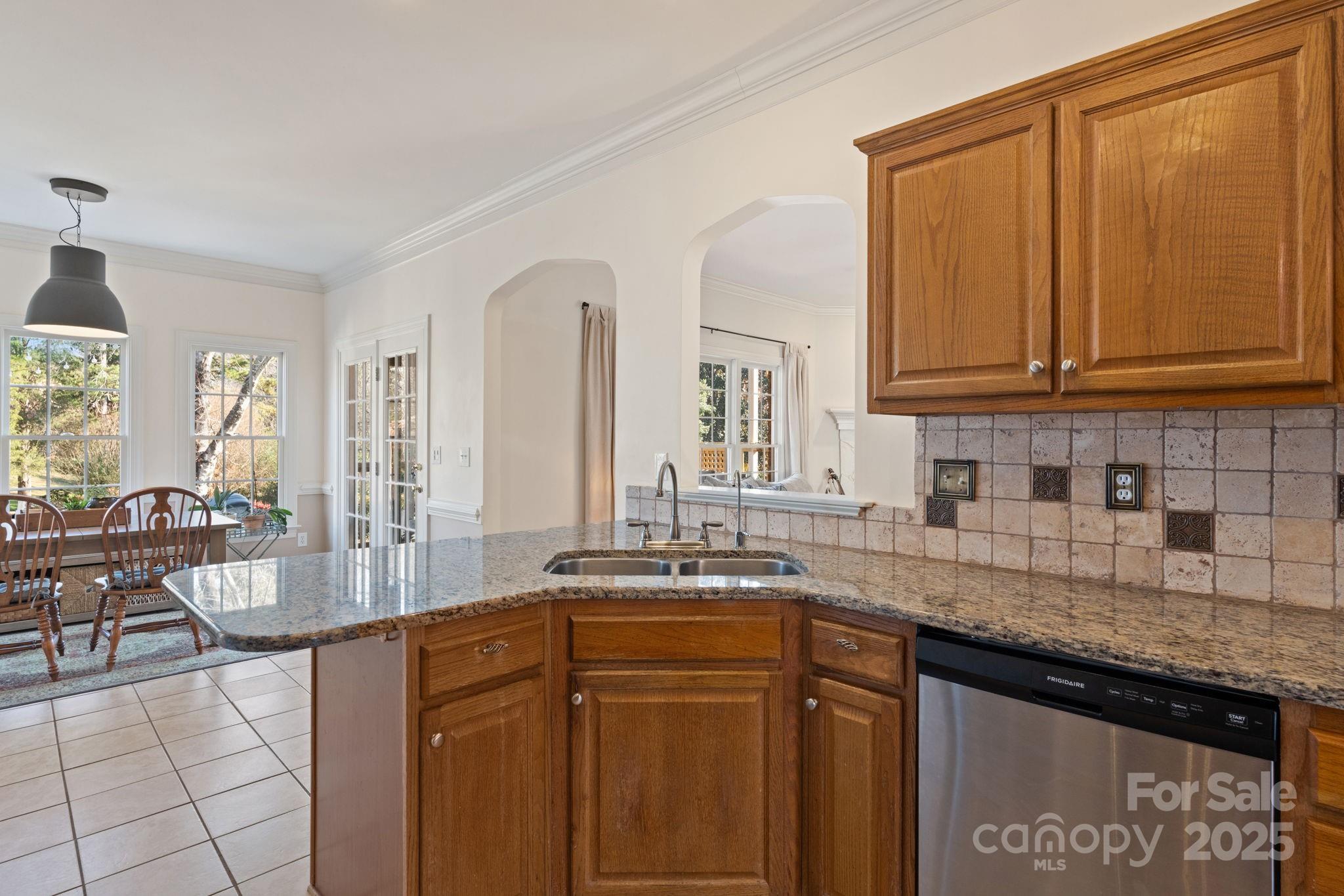 Winston Salem, North Carolina, 27106, United States, 4 Bedrooms Bedrooms, ,3 BathroomsBathrooms,Residential,For Sale,1998924