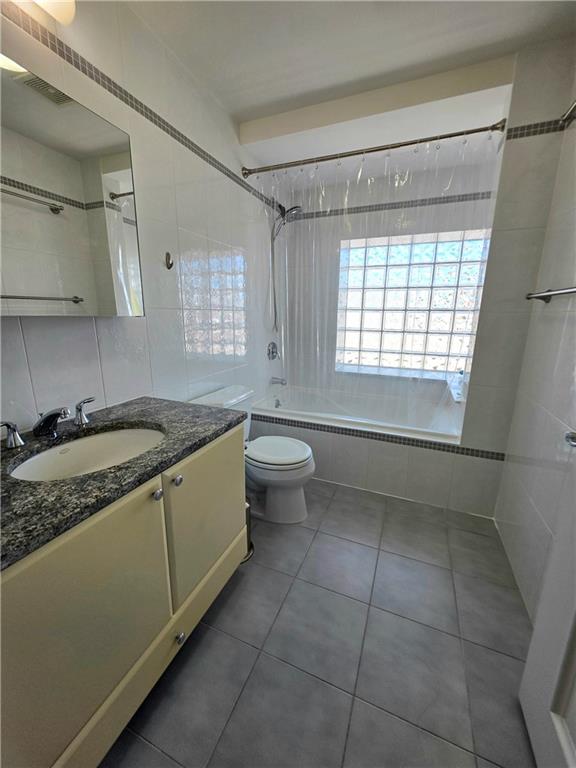 Brooklyn, New York, 11214, United States, 3 Bedrooms Bedrooms, ,2 BathroomsBathrooms,Residential,For Sale,1885632