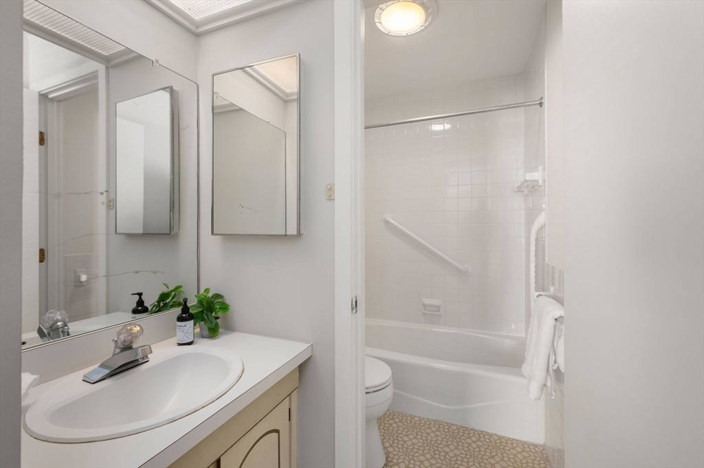 Concord, Massachusetts, 01742, United States, 2 Bedrooms Bedrooms, ,2 BathroomsBathrooms,Residential,For Sale,2000967