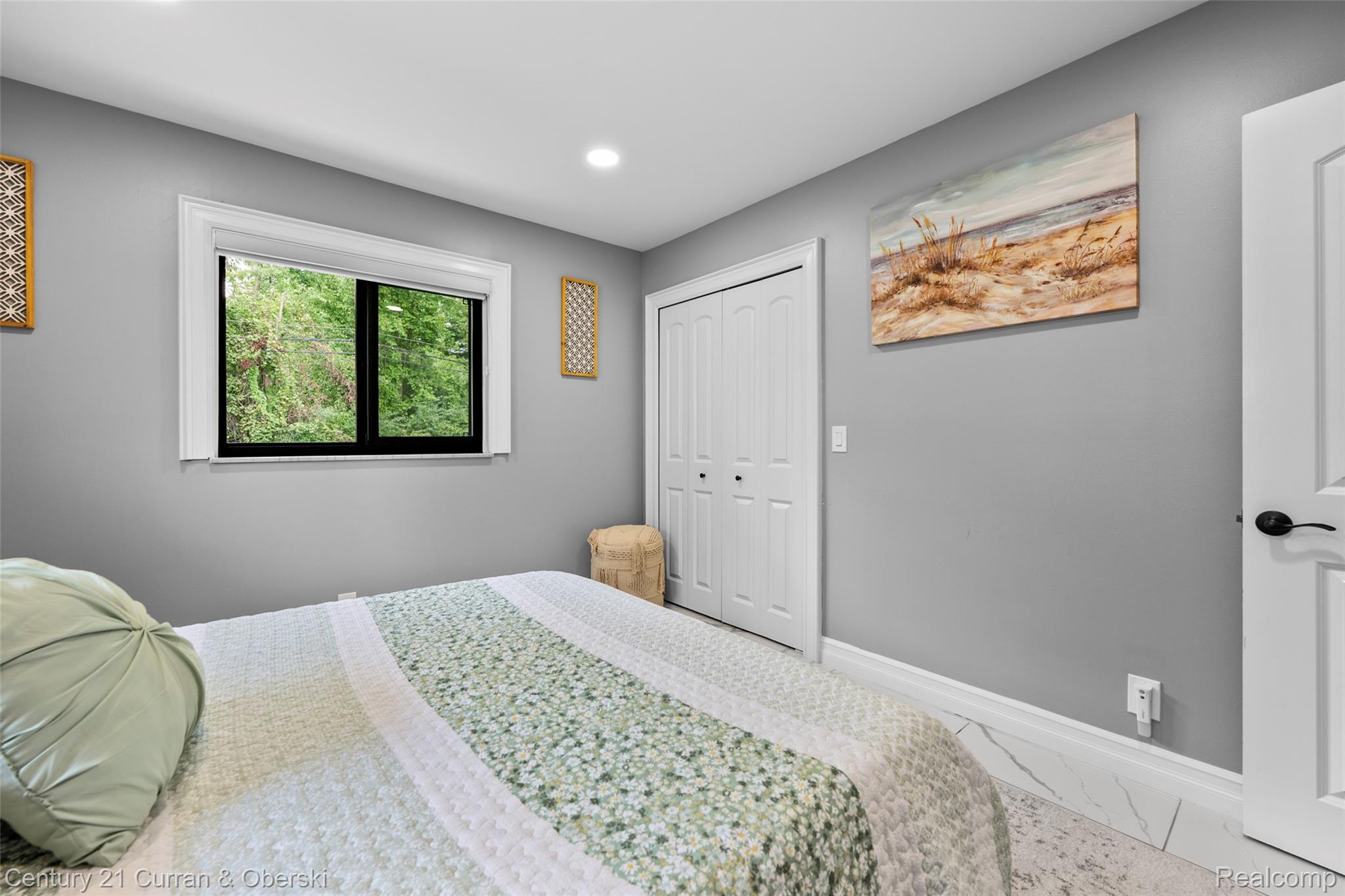 Waterford Charter Township, Michigan, 48329, United States, 3 Bedrooms Bedrooms, ,3 BathroomsBathrooms,Residential,For Sale,1943909