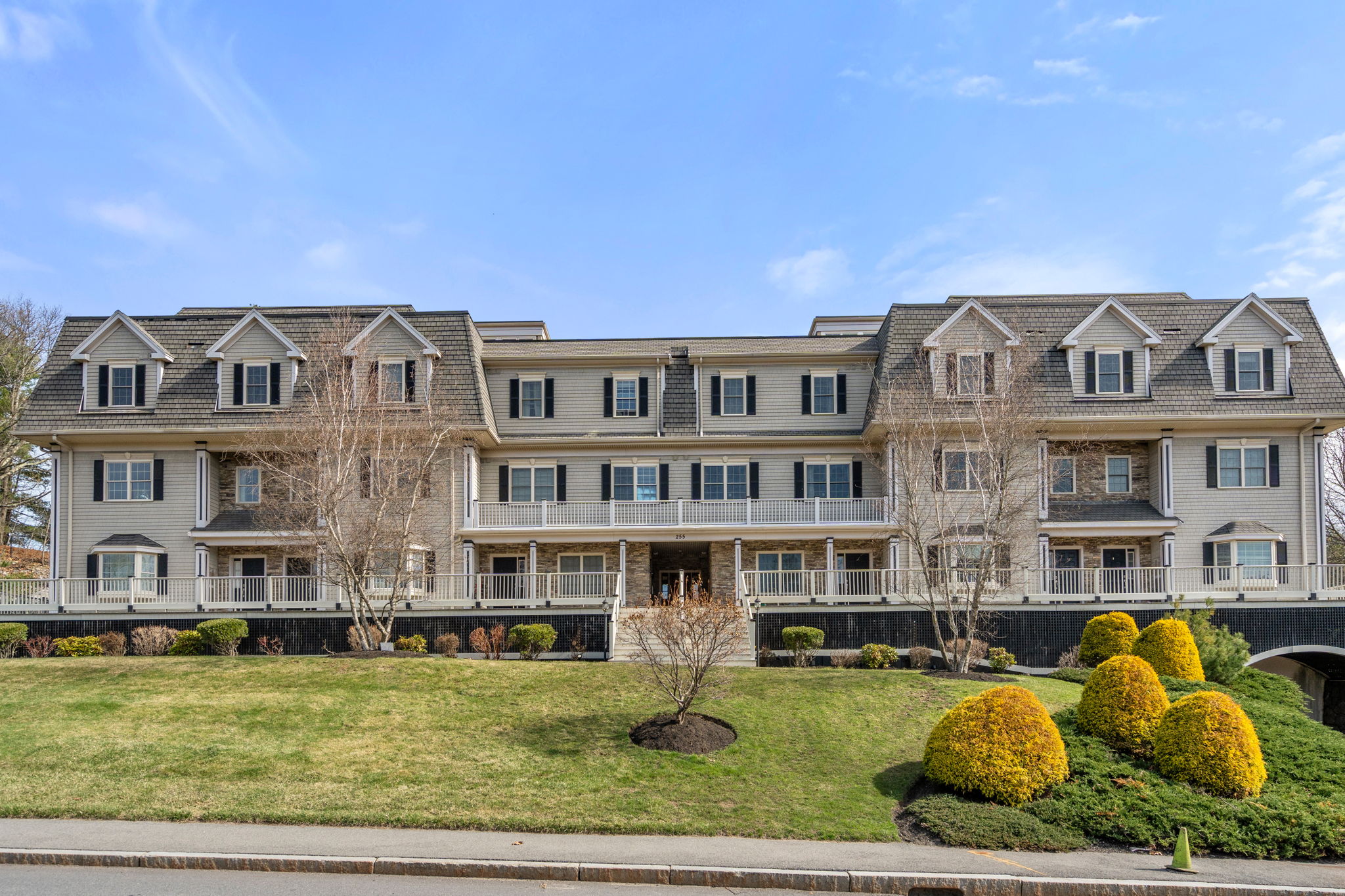  255 Winter Street, Unit 403, Waltham, MA, 02451 - 物件實景