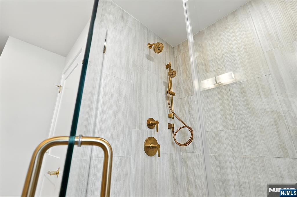 North Arlington, New Jersey, 07031, United States, 2 Bedrooms Bedrooms, ,2 BathroomsBathrooms,Residential,For Sale,2009077