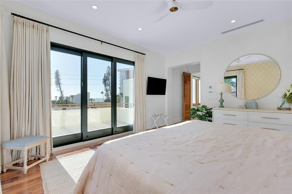 Sarasota, Florida, 34236, United States, 5 Bedrooms Bedrooms, ,6 BathroomsBathrooms,Residential,For Sale,1994803