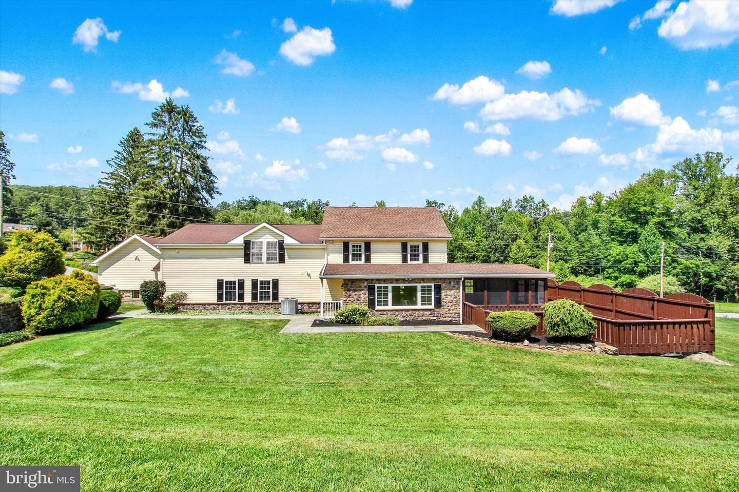 Hanover, Pennsylvania, 17331, United States, 5 Bedrooms Bedrooms, ,4 BathroomsBathrooms,Residential,For Sale,1892834