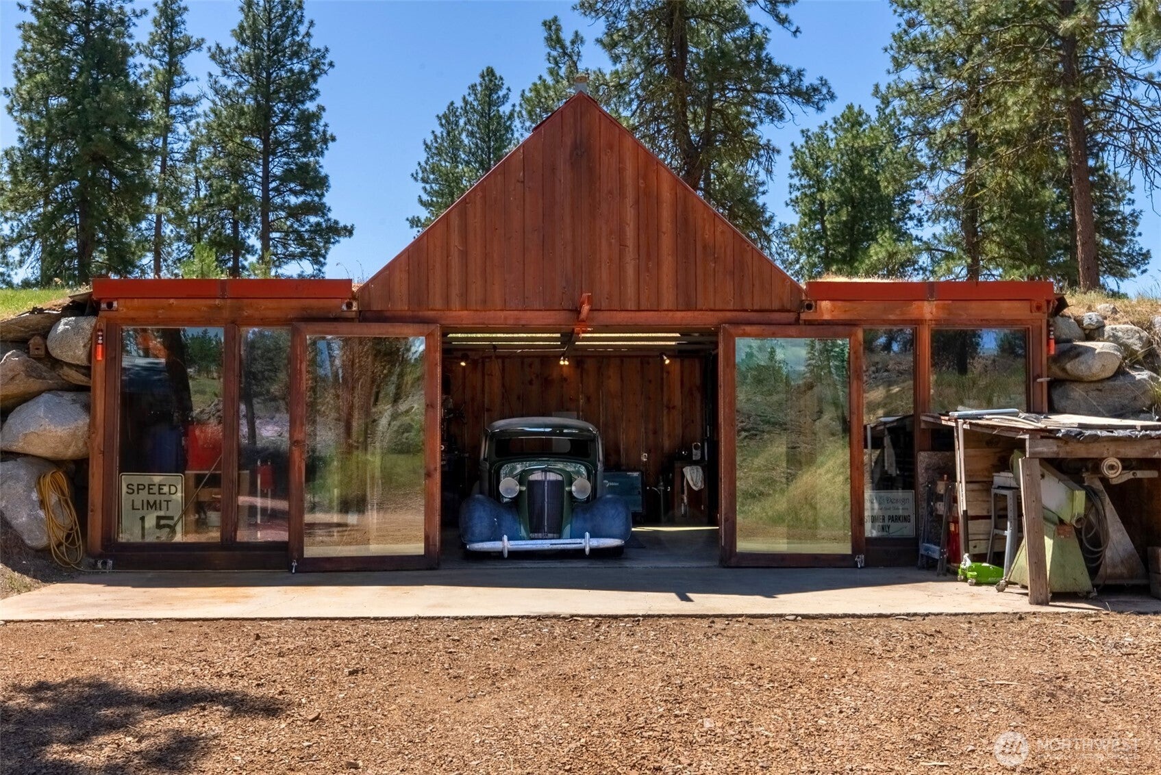 Oroville, Washington, 98844, United States, 1 Bedroom Bedrooms, ,Residential,For Sale,1882313
