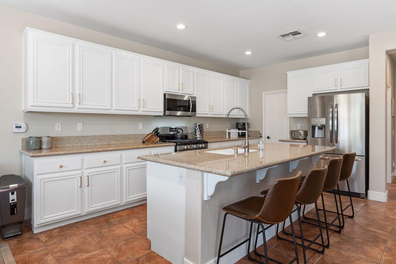 Indio, California, 92201, United States, 4 Bedrooms Bedrooms, ,3 BathroomsBathrooms,Residential,For Sale,1925856