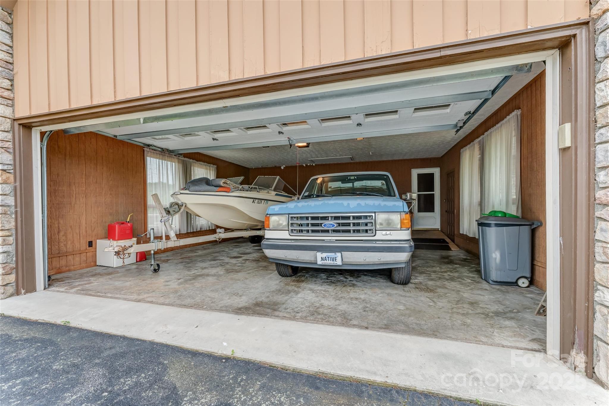 Asheville, North Carolina, 28806, United States, 4 Bedrooms Bedrooms, ,7 BathroomsBathrooms,Residential,For Sale,2001190