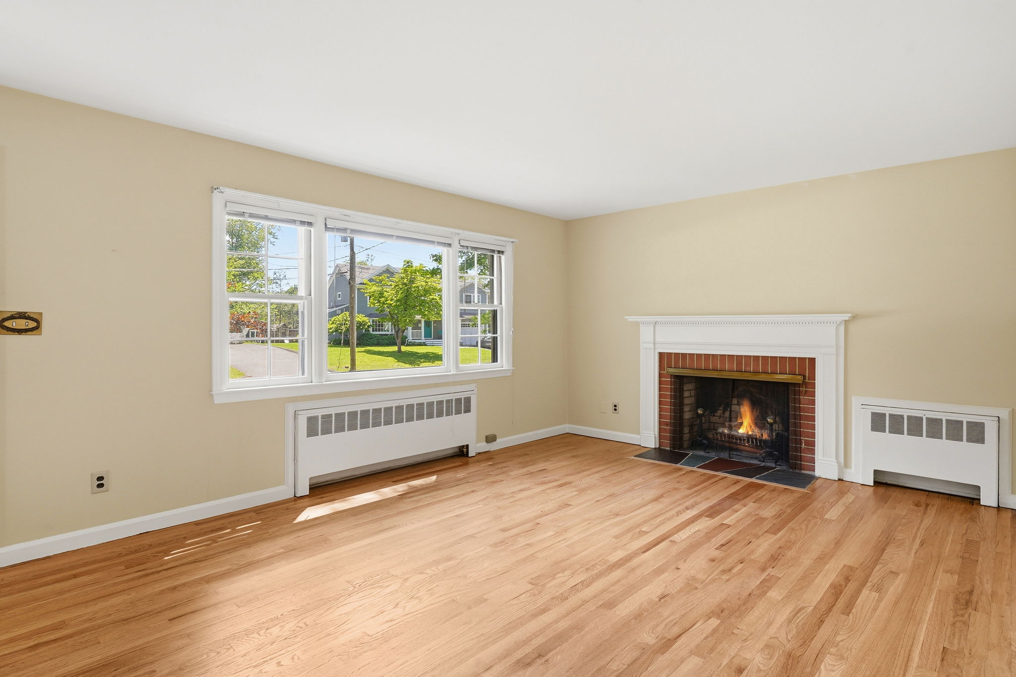  Charming & Versatile Cape Cod in Convenient Newfield - 物件實景