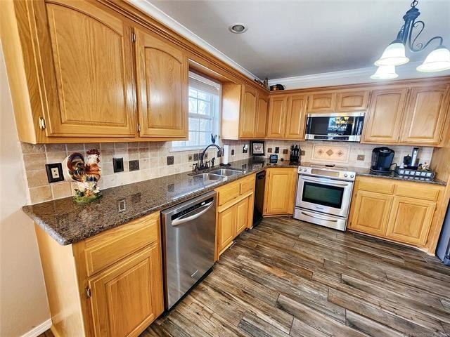 Cookson, Oklahoma, 74427, United States, 3 Bedrooms Bedrooms, ,2 BathroomsBathrooms,Residential,For Sale,2005296