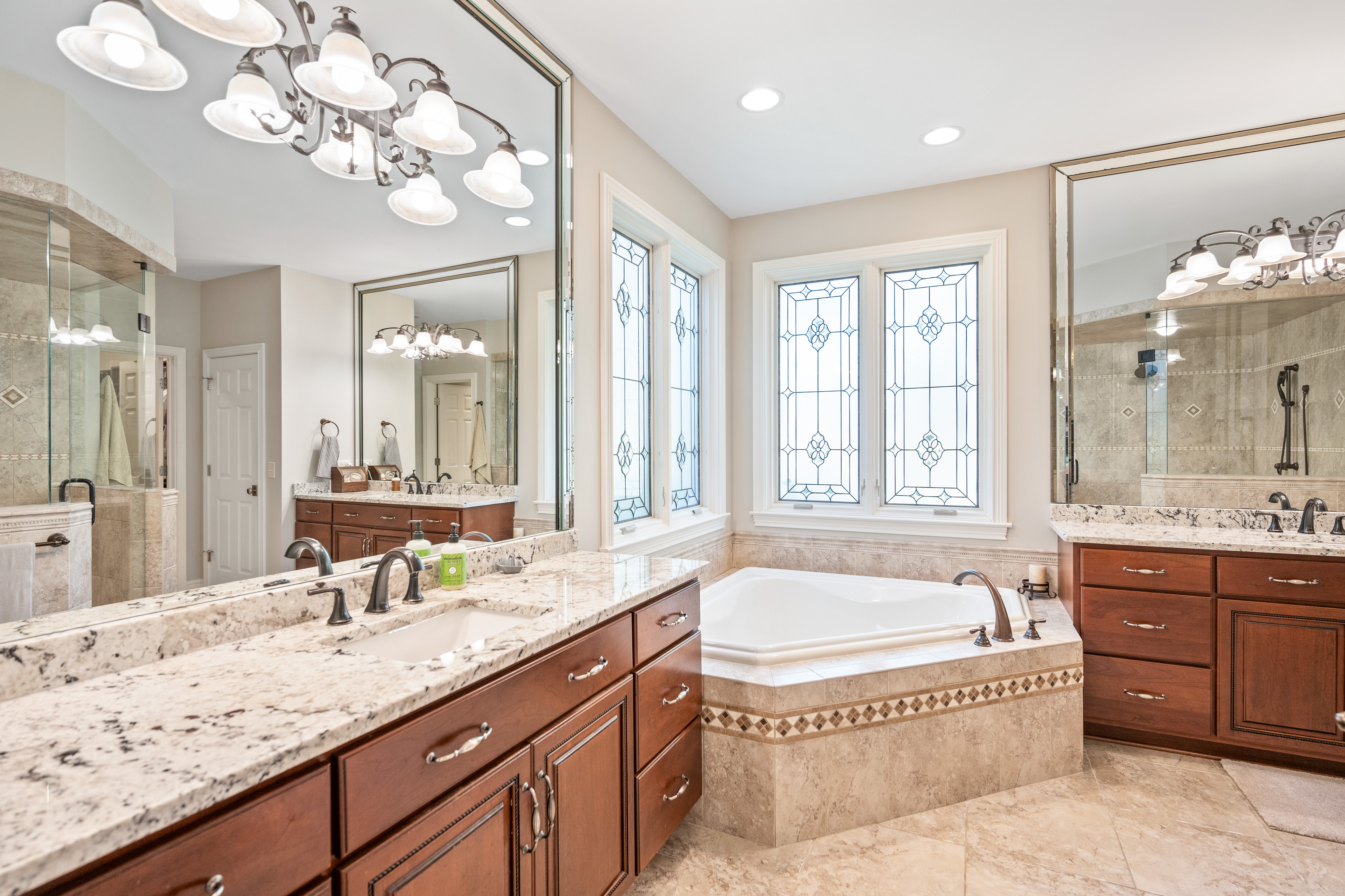  931 Squire Oaks Drive, Villa Hills, KY 41017 - 物件實景