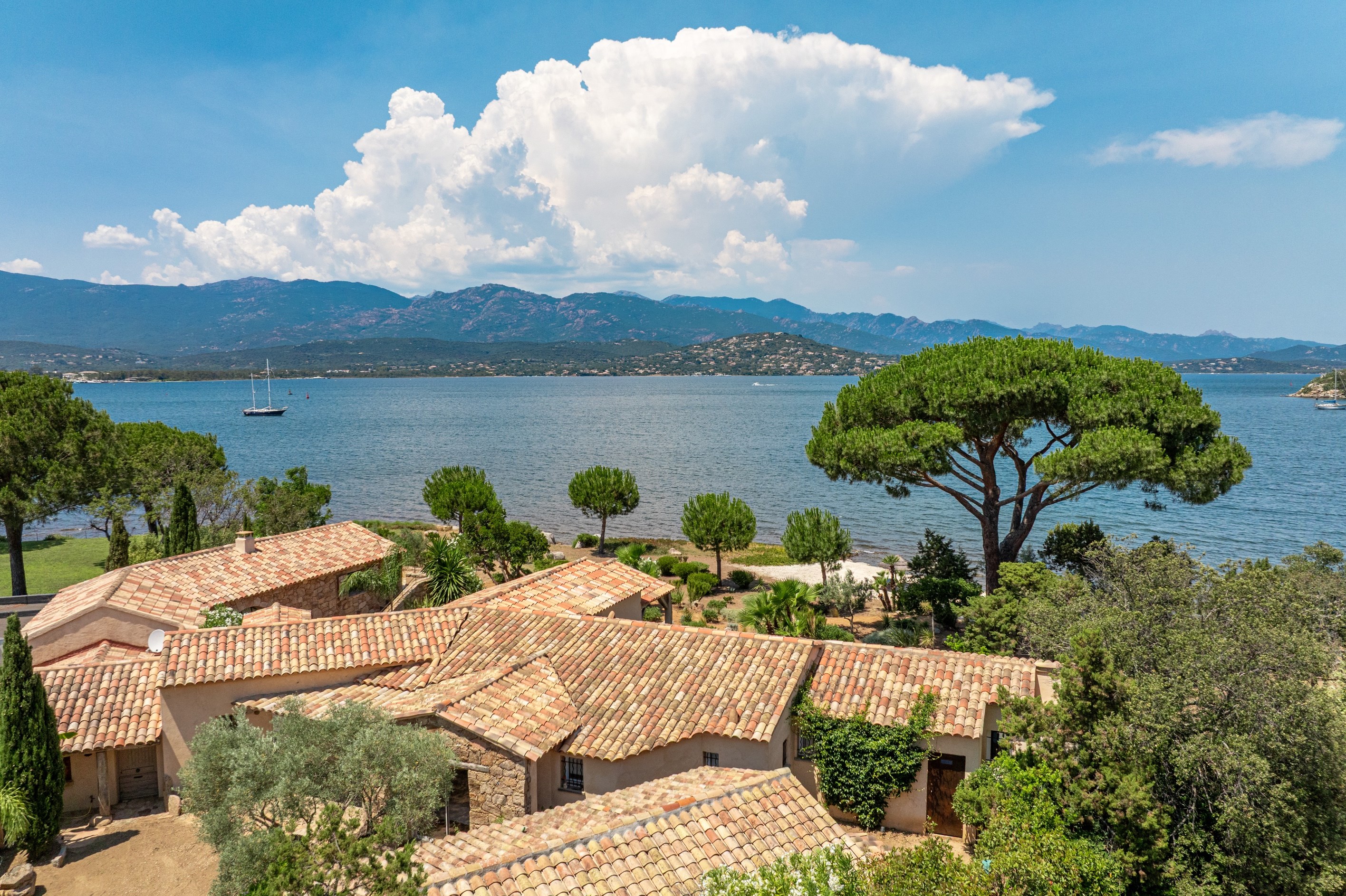  SALE: WATERFRONT PROPERTY – GULF OF PORTO-VECCHIO, CORSICA - 物件實景