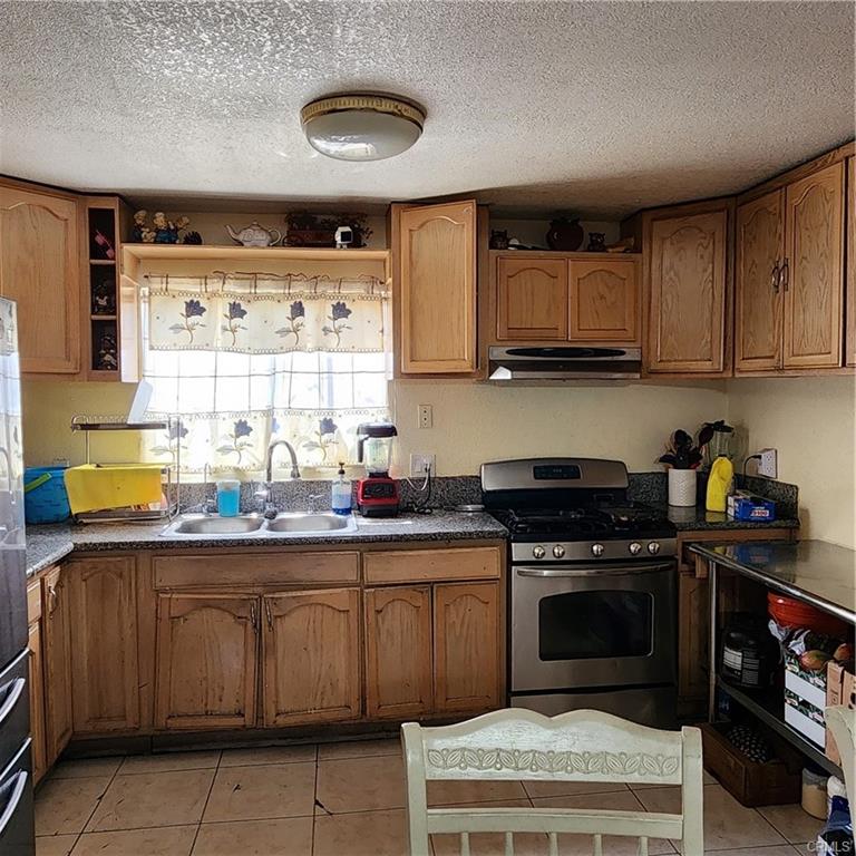 Los Angeles, California, 90023, United States, 9 Bedrooms Bedrooms, ,5 BathroomsBathrooms,Residential,For Sale,1855896