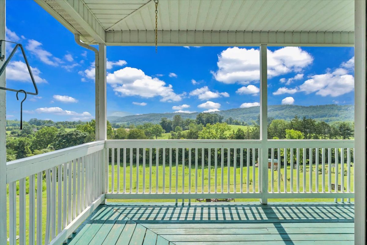 Buchanan, Virginia, 24066, United States, 5 Bedrooms Bedrooms, ,4 BathroomsBathrooms,Residential,For Sale,1900741