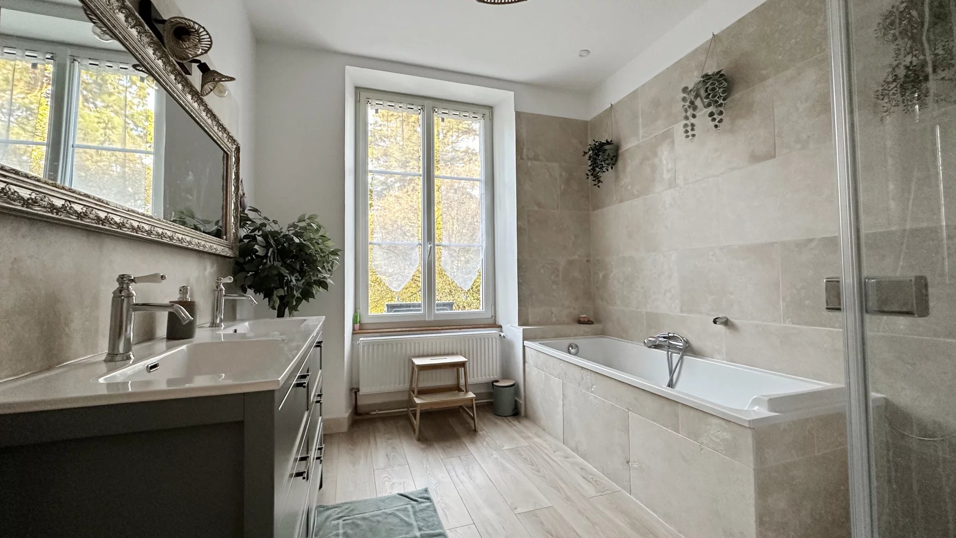 Falaise, Normandy, 14700, FR, 7 Bedrooms Bedrooms, ,5 BathroomsBathrooms,Residential,For Sale,2000549