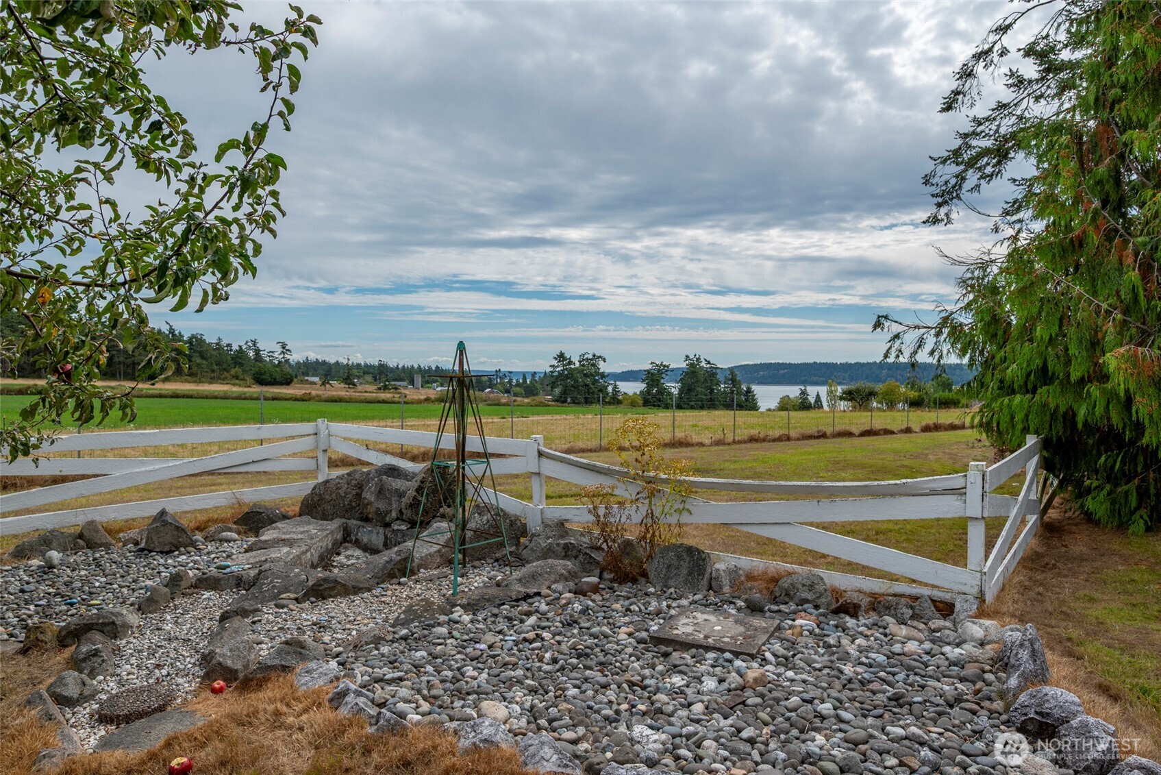 Oak Harbor, Washington, 98277, United States, 4 Bedrooms Bedrooms, ,1 BathroomBathrooms,Residential,For Sale,1926179