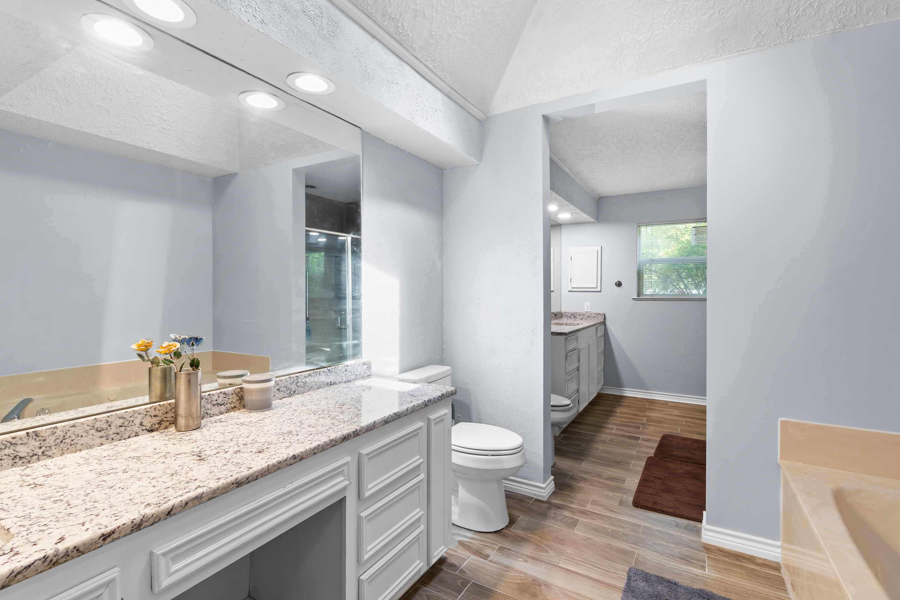 Henderson, Texas, 75652, United States, 6 Bedrooms Bedrooms, ,5 BathroomsBathrooms,Residential,For Sale,1920809