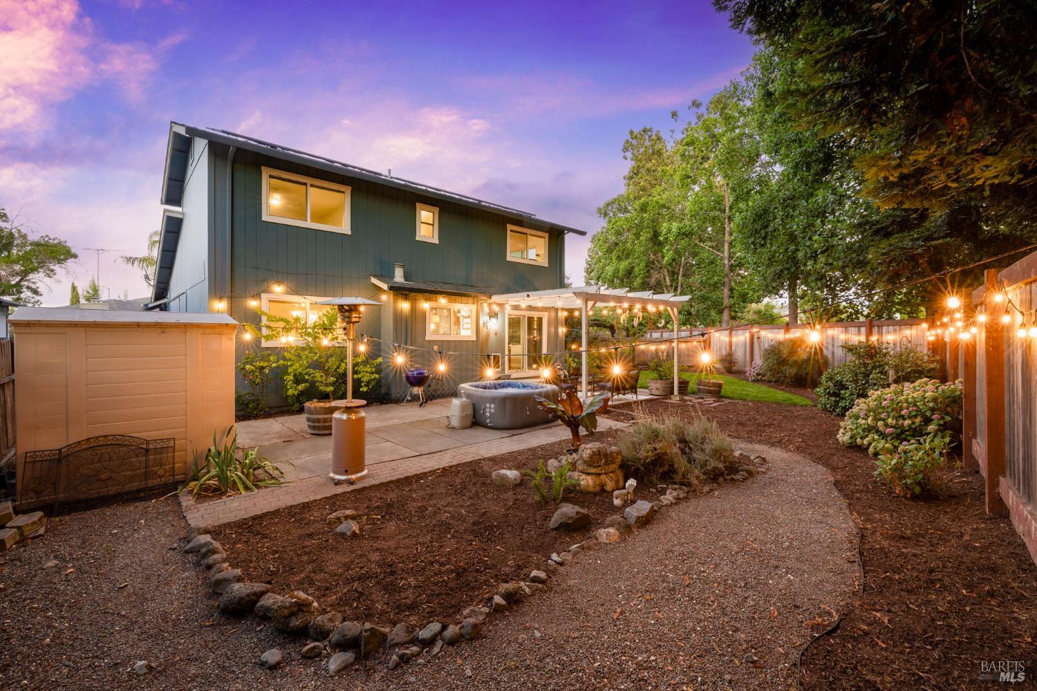 Santa Rosa, California, 95401, United States, 3 Bedrooms Bedrooms, ,2 BathroomsBathrooms,Residential,For Sale,1924972