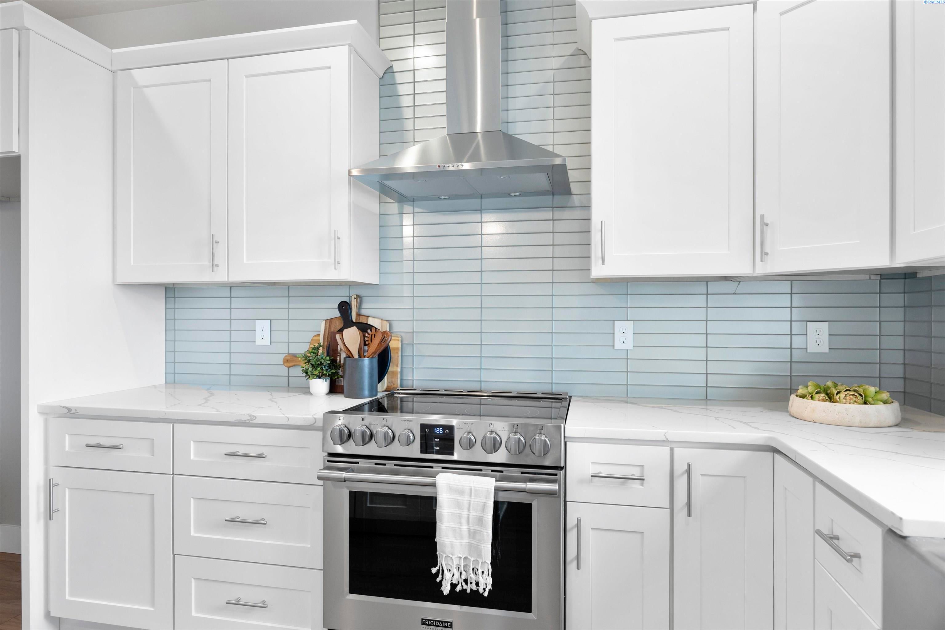 West Richland, Washington, 99353, United States, 4 Bedrooms Bedrooms, ,2 BathroomsBathrooms,Residential,For Sale,2014004