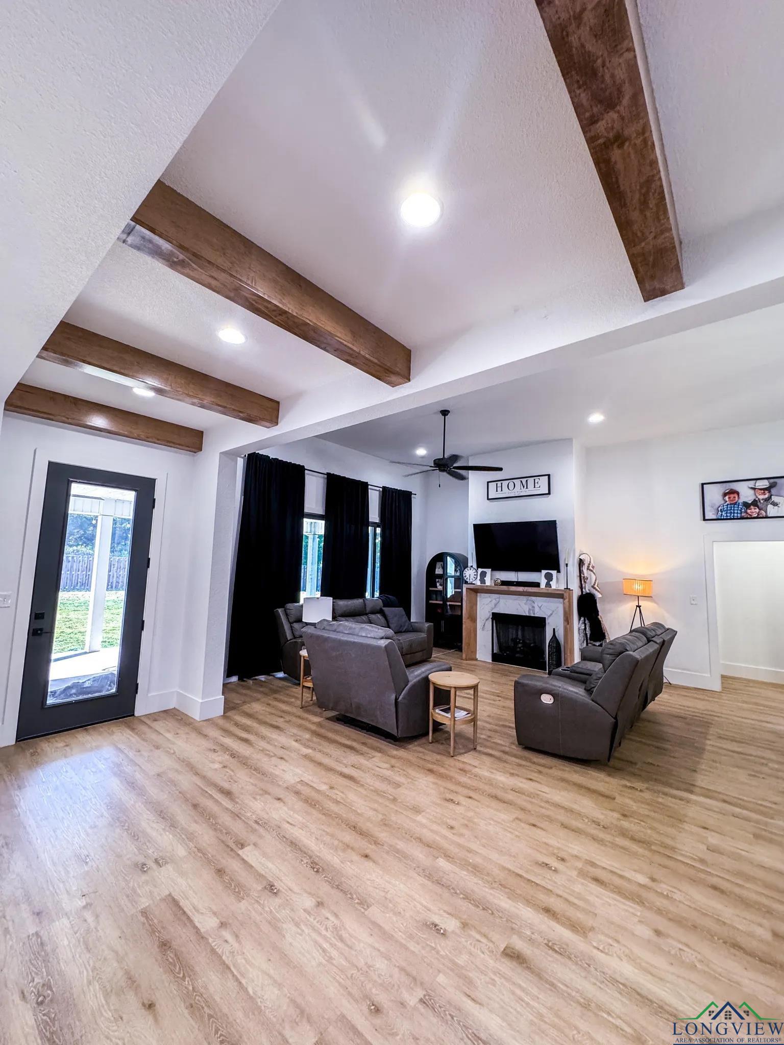 Texarkana, Texas, 75503, United States, 4 Bedrooms Bedrooms, ,4 BathroomsBathrooms,Residential,For Sale,1980394