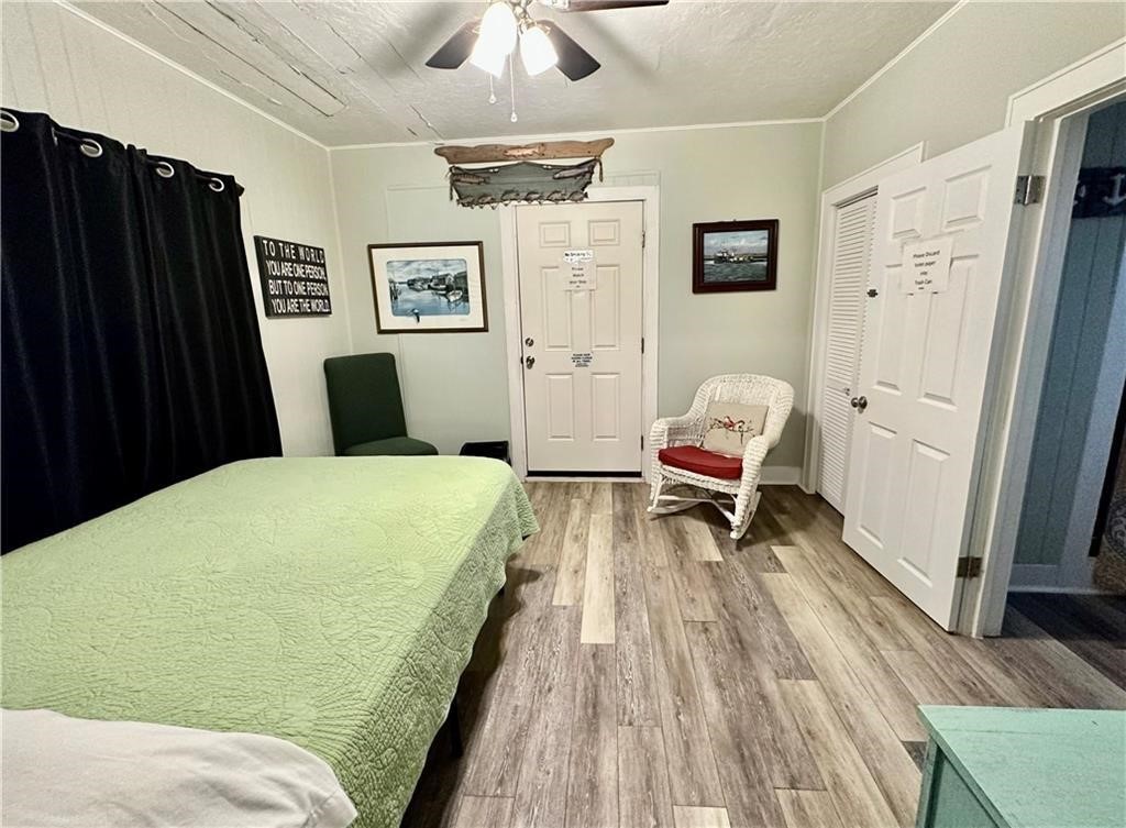 Corpus Christi, Texas, 78402, United States, 4 Bedrooms Bedrooms, ,3 BathroomsBathrooms,Residential,For Sale,1934192