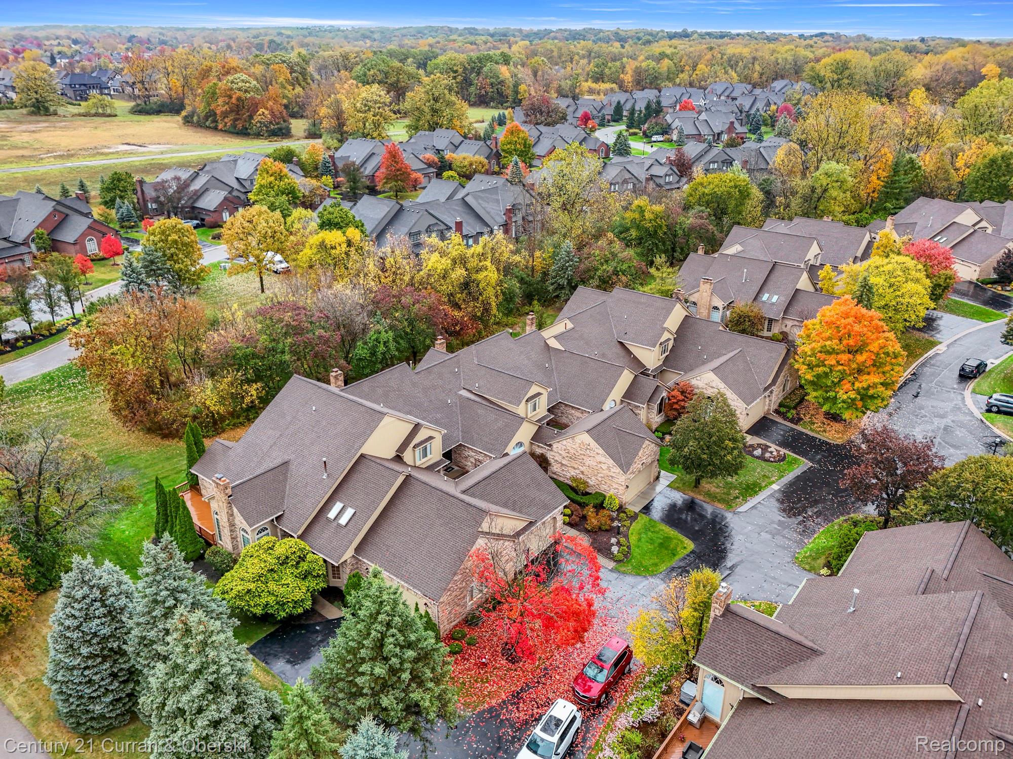 Shelby Charter Township, Michigan, 48316, United States, 2 Bedrooms Bedrooms, ,4 BathroomsBathrooms,Residential,For Sale,1977088