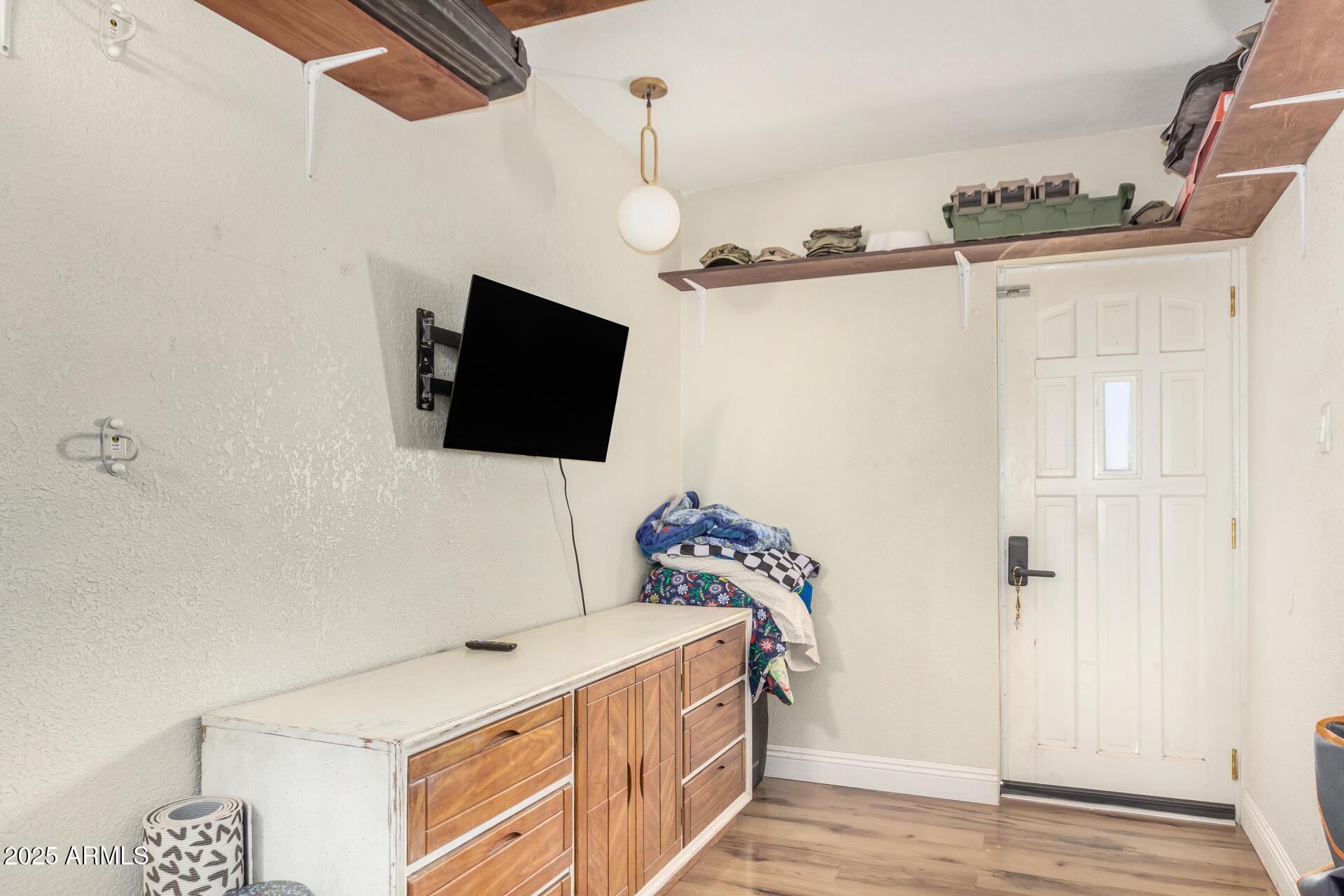 Chandler, Arizona, 85225, United States, 5 Bedrooms Bedrooms, ,2 BathroomsBathrooms,Residential,For Sale,1996628