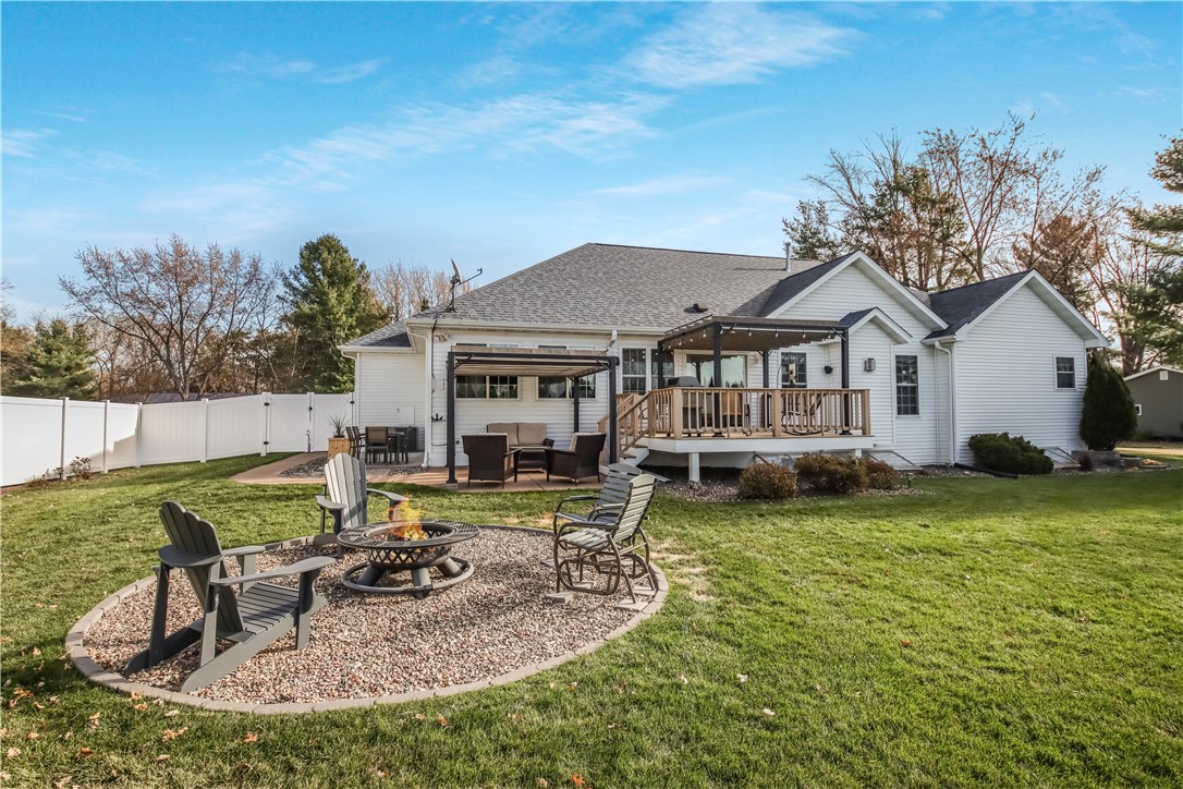 Chippewa Falls, Wisconsin, 54729, United States, 3 Bedrooms Bedrooms, ,4 BathroomsBathrooms,Residential,For Sale,1994232