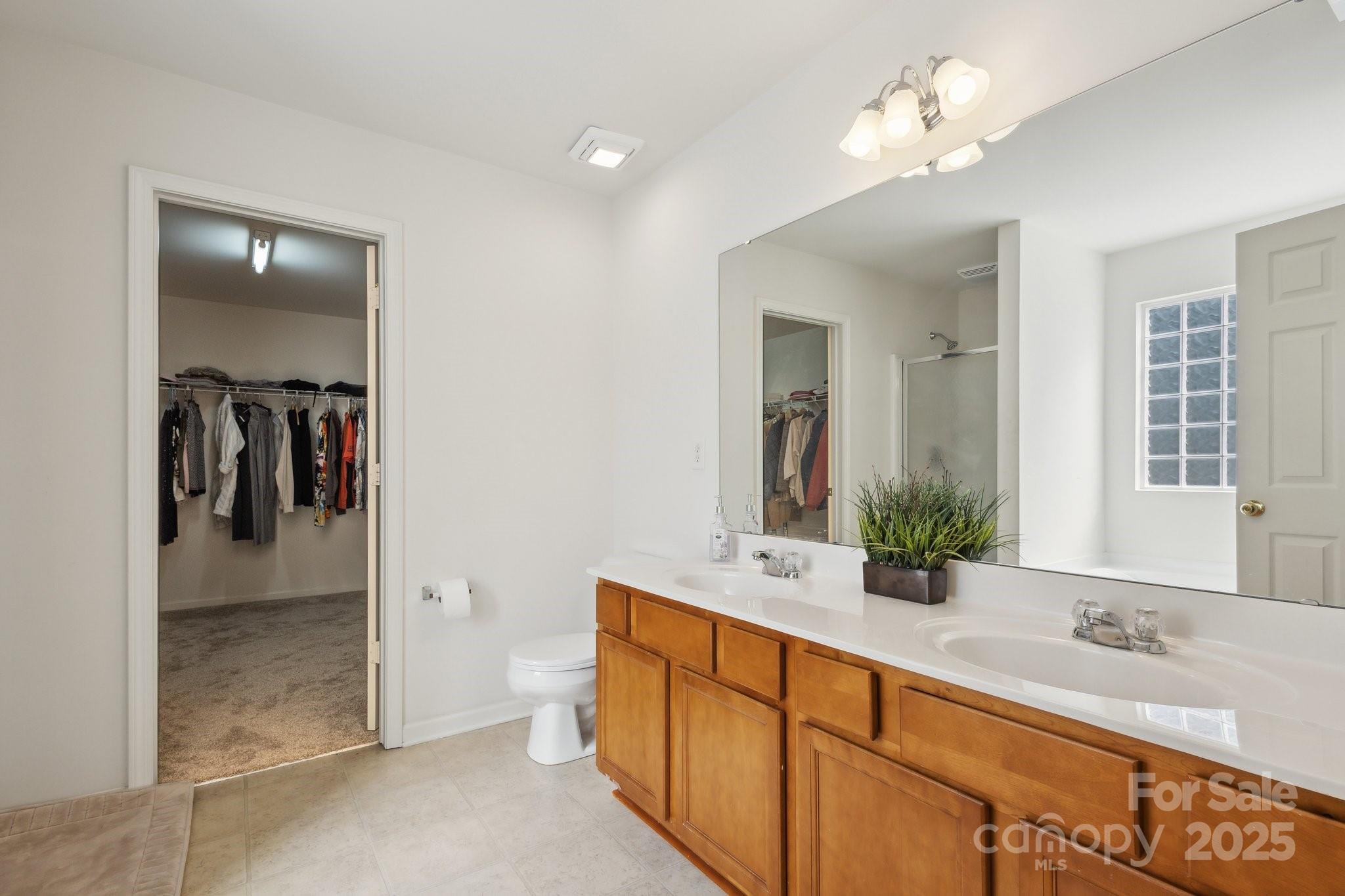 Fort Mill, South Carolina, 29708, United States, 6 Bedrooms Bedrooms, ,3 BathroomsBathrooms,Residential,For Sale,1963992