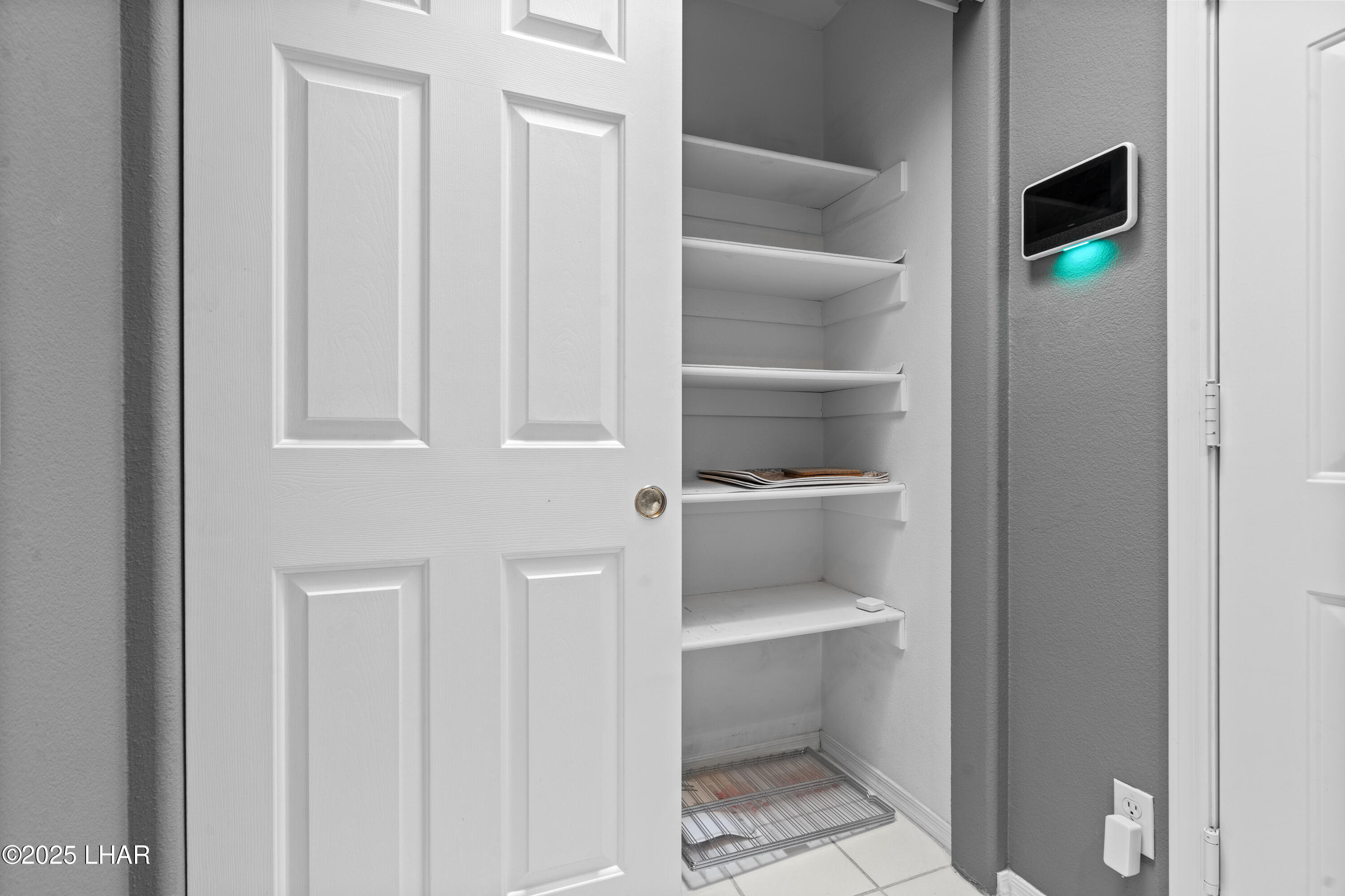 Lake Havasu City, Arizona, 86404, United States, 3 Bedrooms Bedrooms, ,Residential,For Sale,1988180