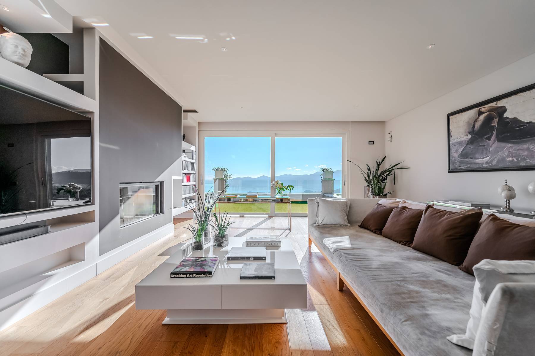  Exclusive modern villa with panoramic lake views and spa - 物件實景