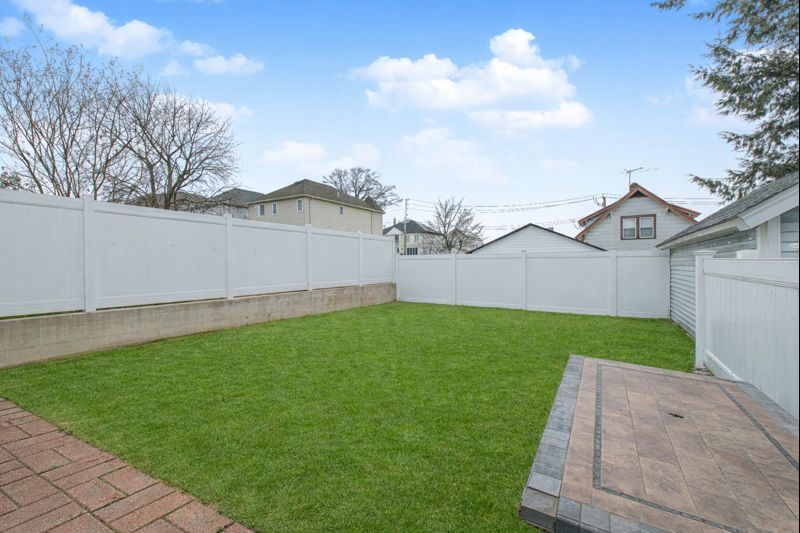 Staten Island, New York, 10307, United States, 2 Bedrooms Bedrooms, ,1 BathroomBathrooms,Residential,For Sale,2012003