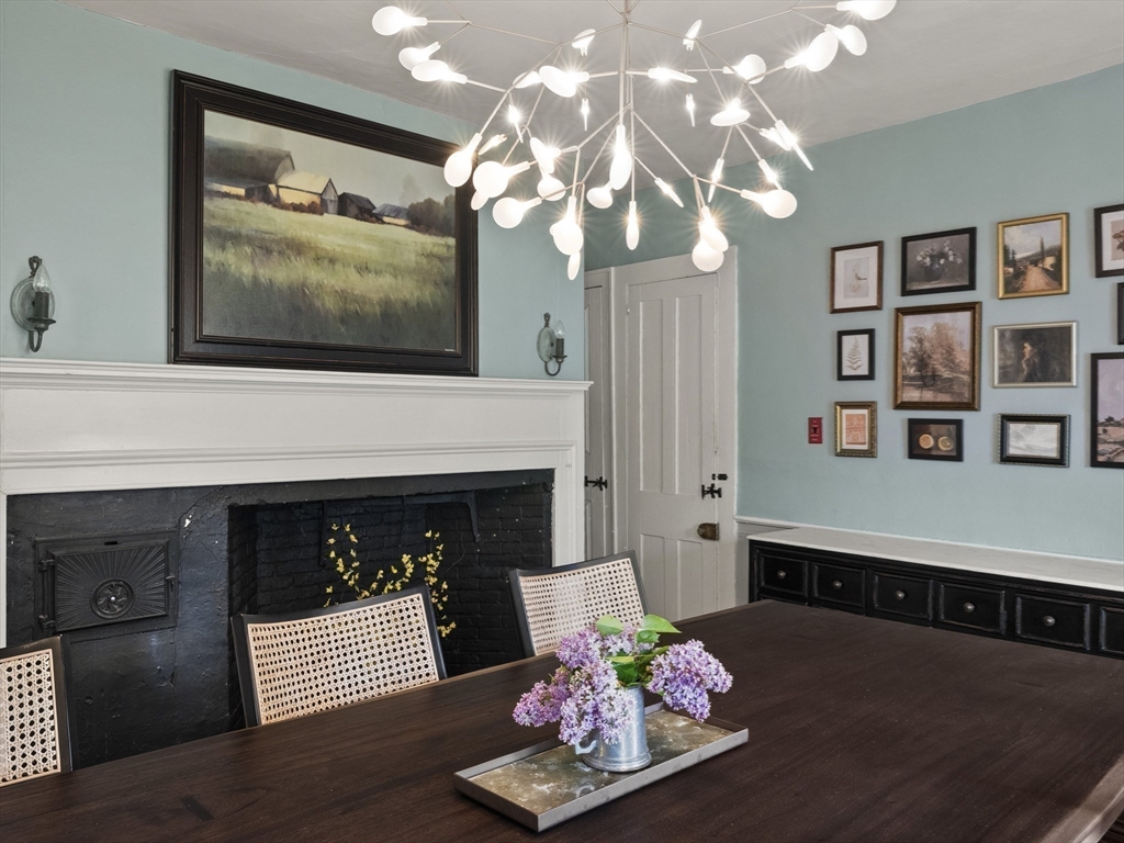 Carlisle, Massachusetts, 01741, United States, 3 Bedrooms Bedrooms, ,4 BathroomsBathrooms,Residential,For Sale,1804776