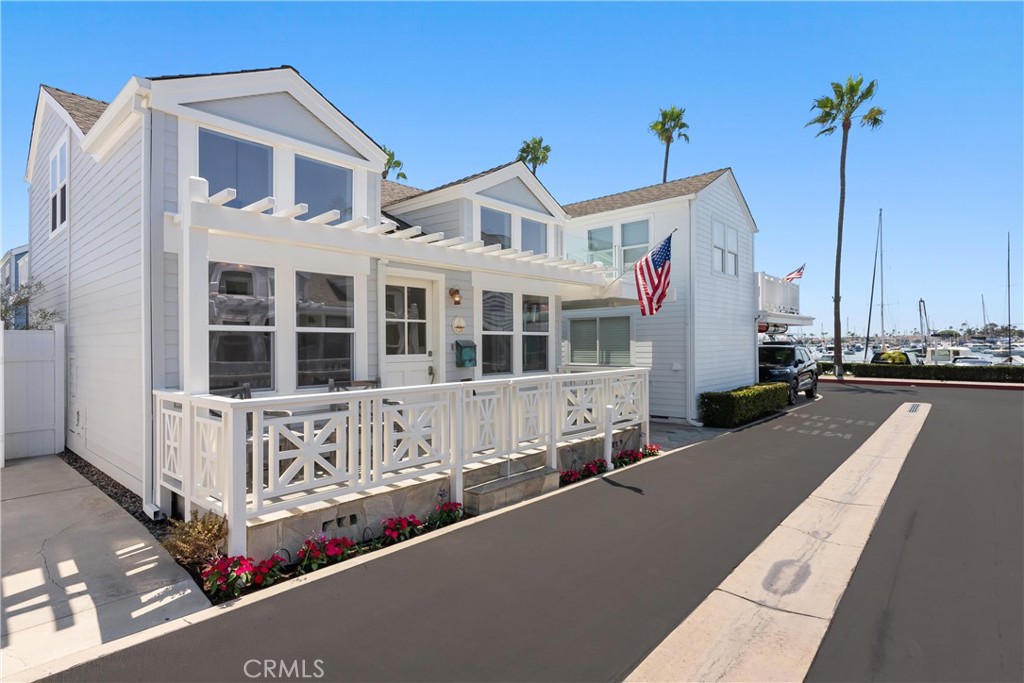 Newport Beach, California, 92663, United States, 2 Bedrooms Bedrooms, ,2 BathroomsBathrooms,Residential,For Sale,1917614