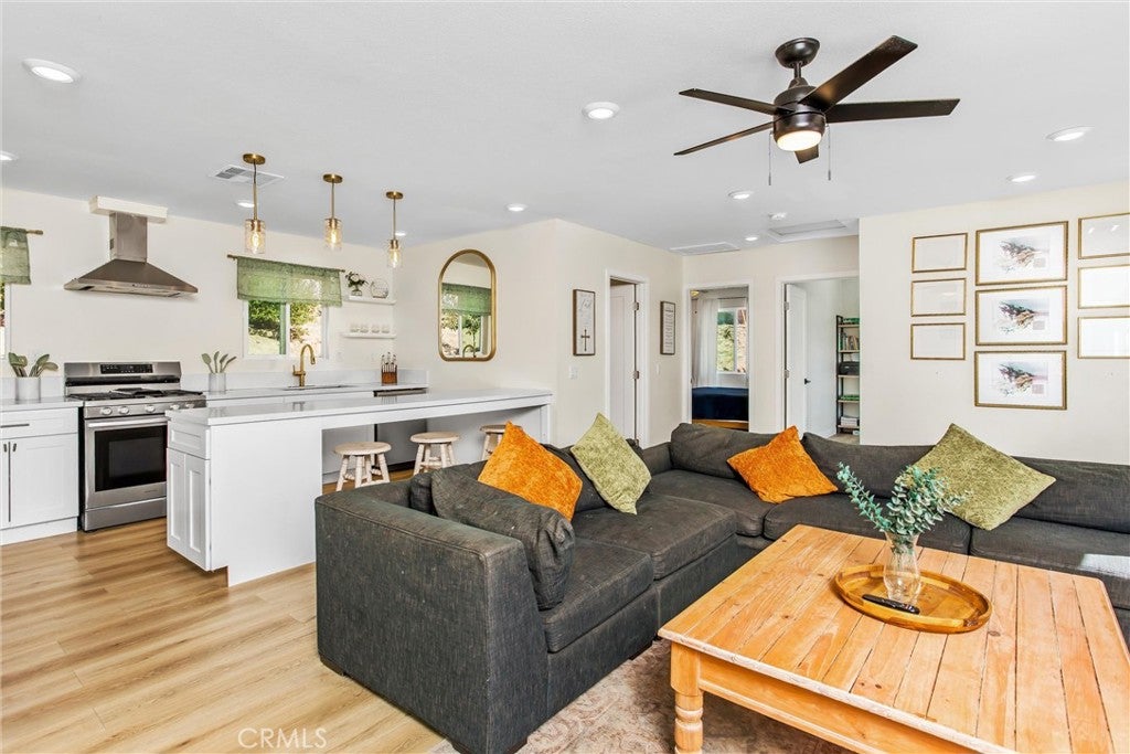 Yucaipa, California, 92399, United States, 7 Bedrooms Bedrooms, ,5 BathroomsBathrooms,Residential,For Sale,1975873