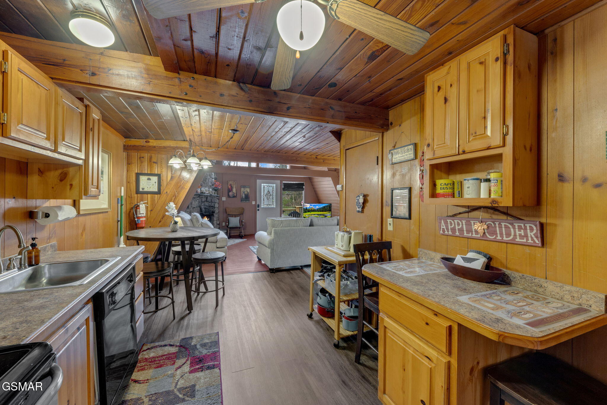 Gatlinburg, Tennessee, 37738, United States, 2 Bedrooms Bedrooms, ,2 BathroomsBathrooms,Residential,For Sale,1979634