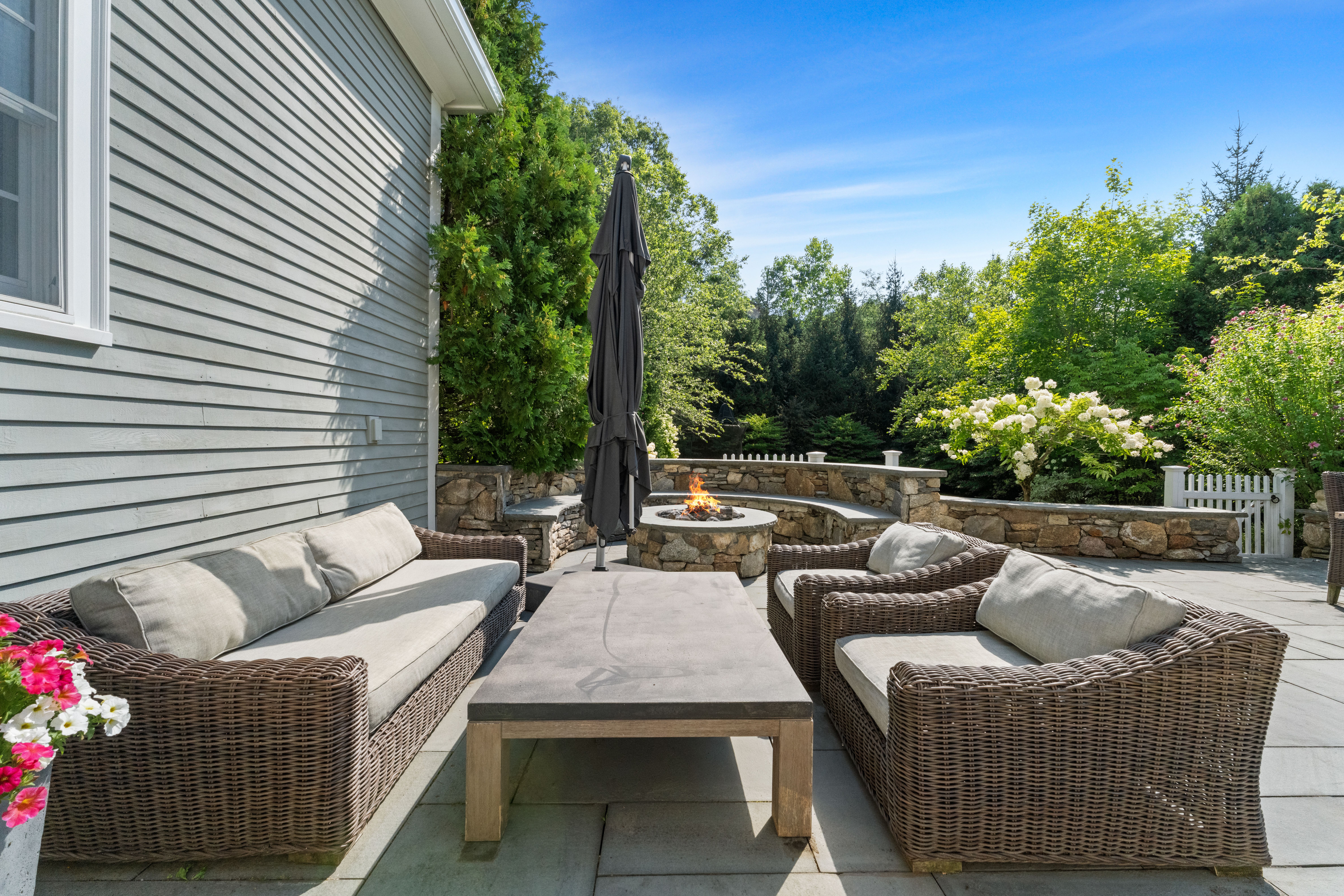  23 Stonefield Court, Needham, MA, 02492 - 物件實景