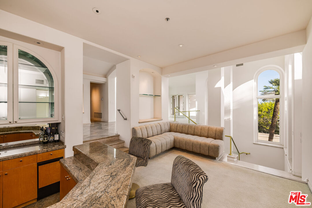 Beverly Hills, California, 90210, United States, 5 Bedrooms Bedrooms, ,4 BathroomsBathrooms,Residential,For Sale,1991118