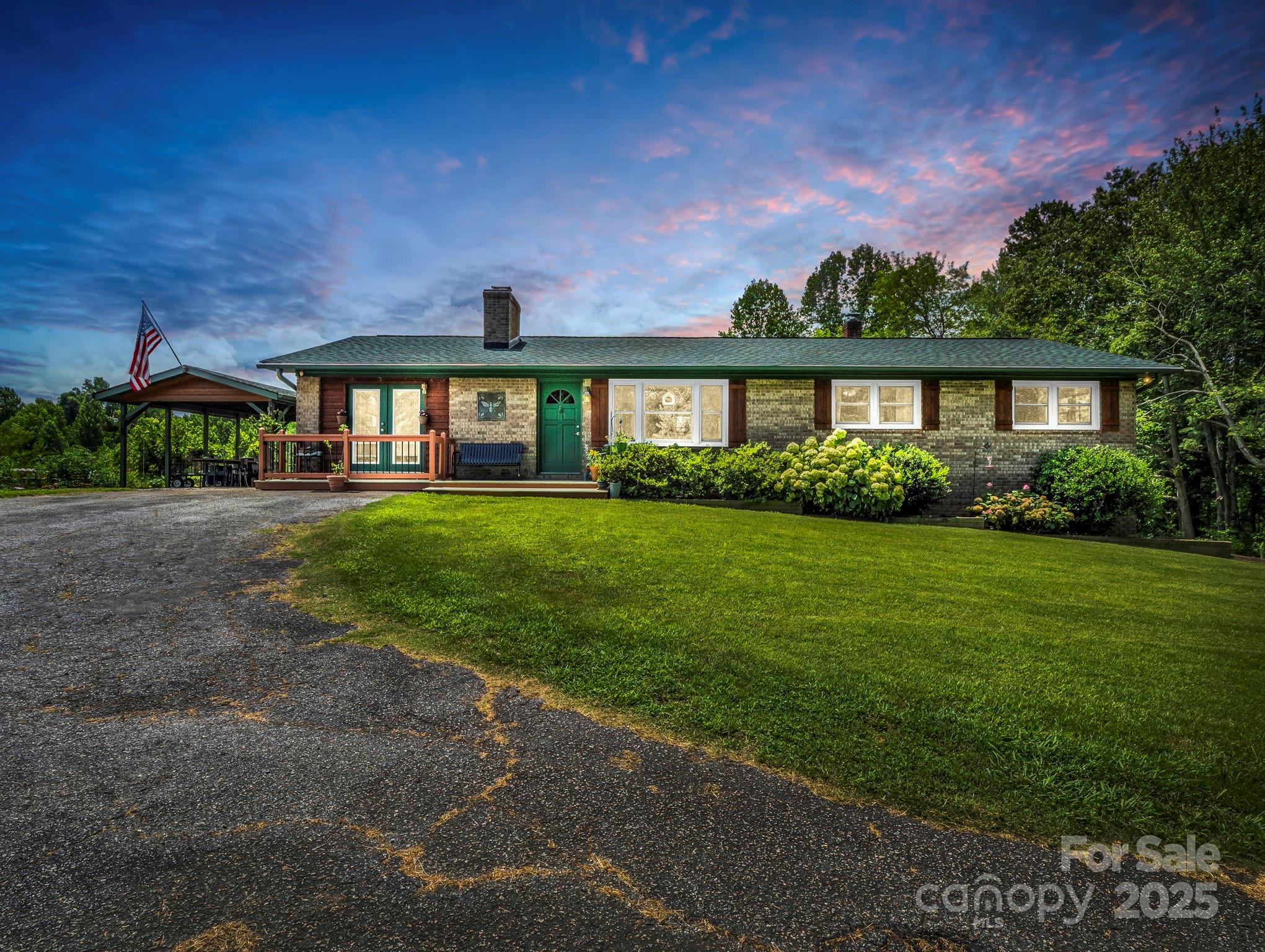 Saluda, North Carolina, 28773, United States, 4 Bedrooms Bedrooms, ,2 BathroomsBathrooms,Residential,For Sale,1978089