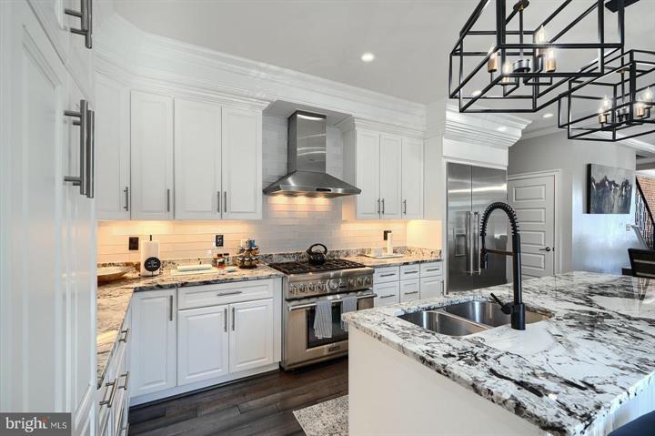 Baltimore, Maryland, 21230, United States, 5 Bedrooms Bedrooms, ,7 BathroomsBathrooms,Residential,For Sale,1920297
