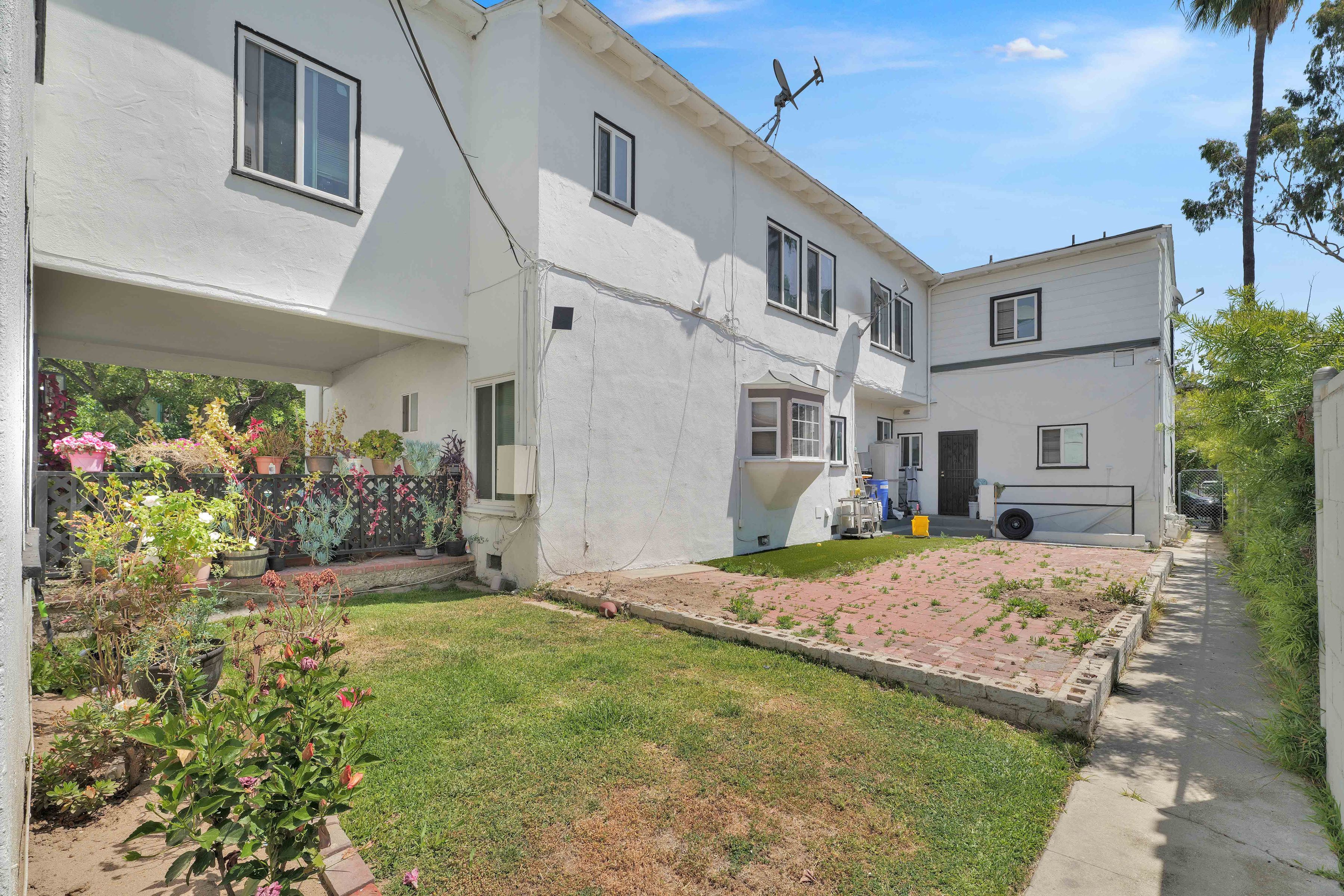  2442 W 18th St - 物件實景