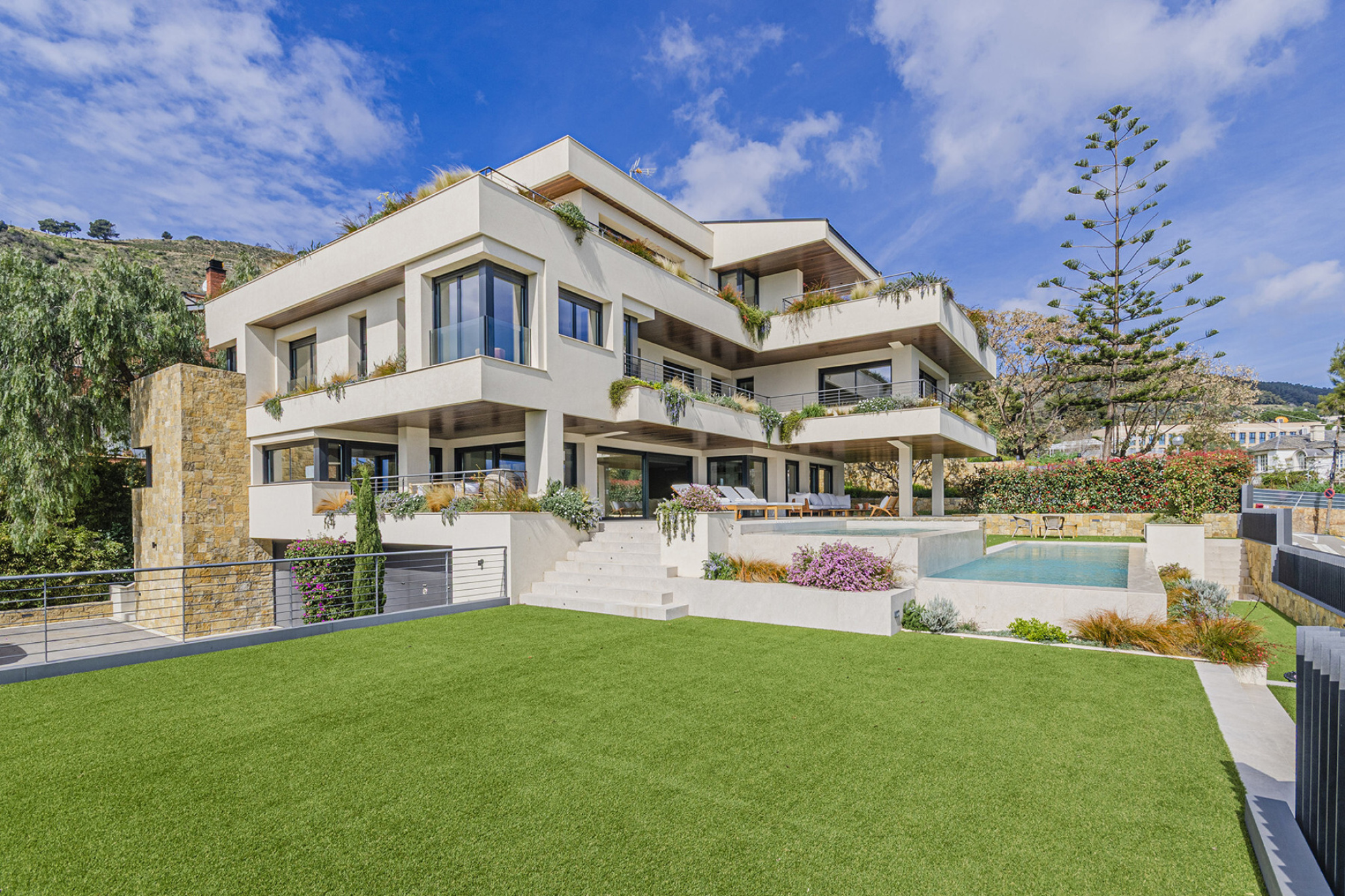 Villa Inspired by Frank Lloyd Wright Designs in Pedralbes