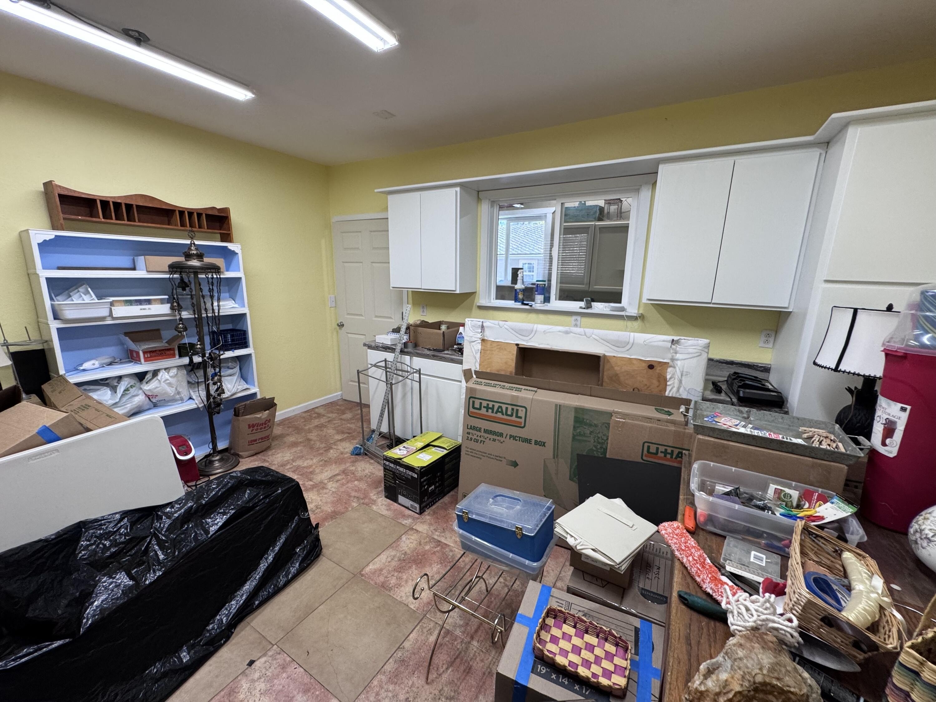 Rogue River, Oregon, 97537, United States, 3 Bedrooms Bedrooms, ,4 BathroomsBathrooms,Residential,For Sale,1982617