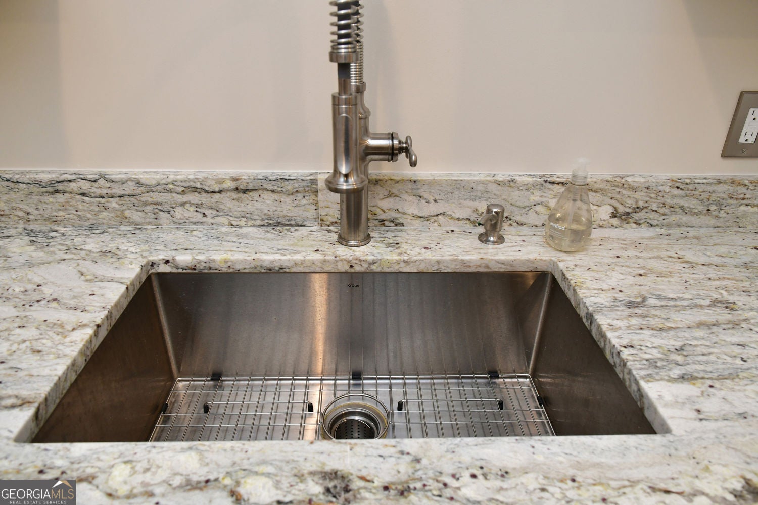 Hoschton, Georgia, 30548, United States, 5 Bedrooms Bedrooms, ,4 BathroomsBathrooms,Residential,For Sale,1992517