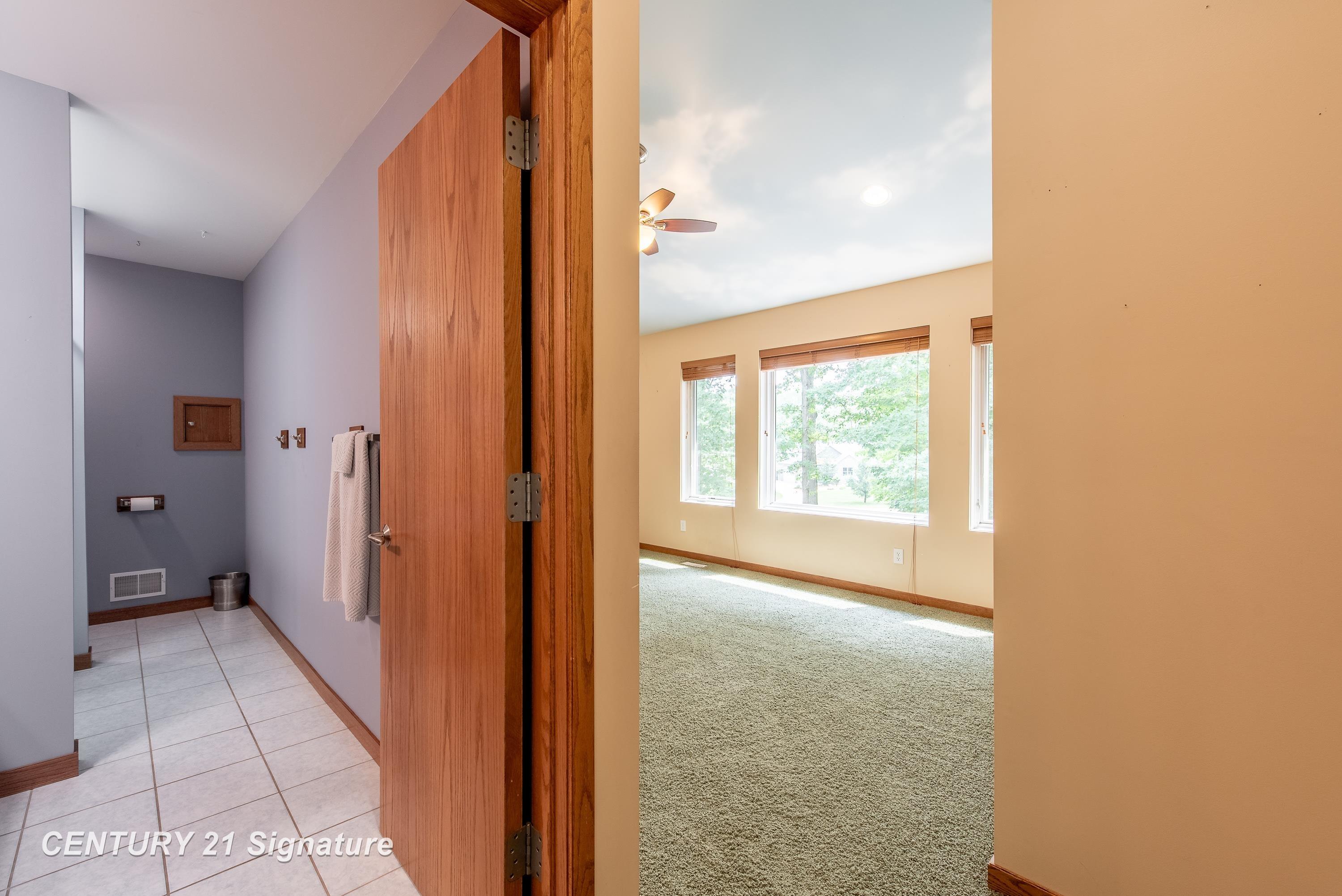 Midland, Michigan, 48642, United States, 4 Bedrooms Bedrooms, ,5 BathroomsBathrooms,Residential,For Sale,2019311