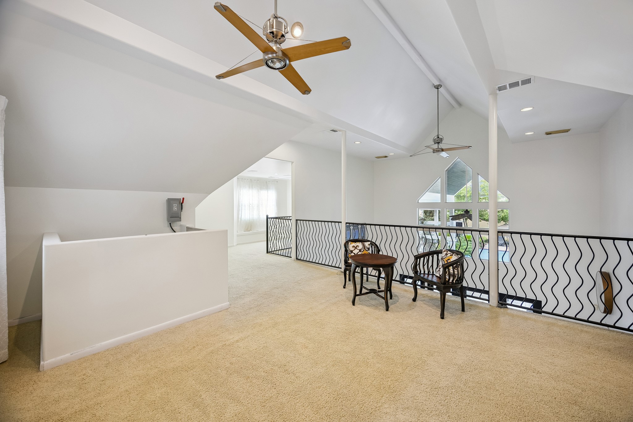  216 E 26th Street - 物件實景