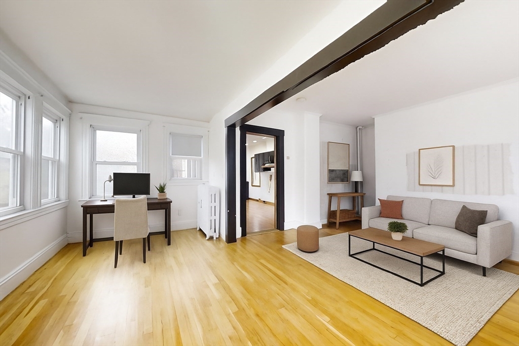 Needham, Massachusetts, 02492, United States, 3 Bedrooms Bedrooms, ,2 BathroomsBathrooms,Residential,For Sale,1988292