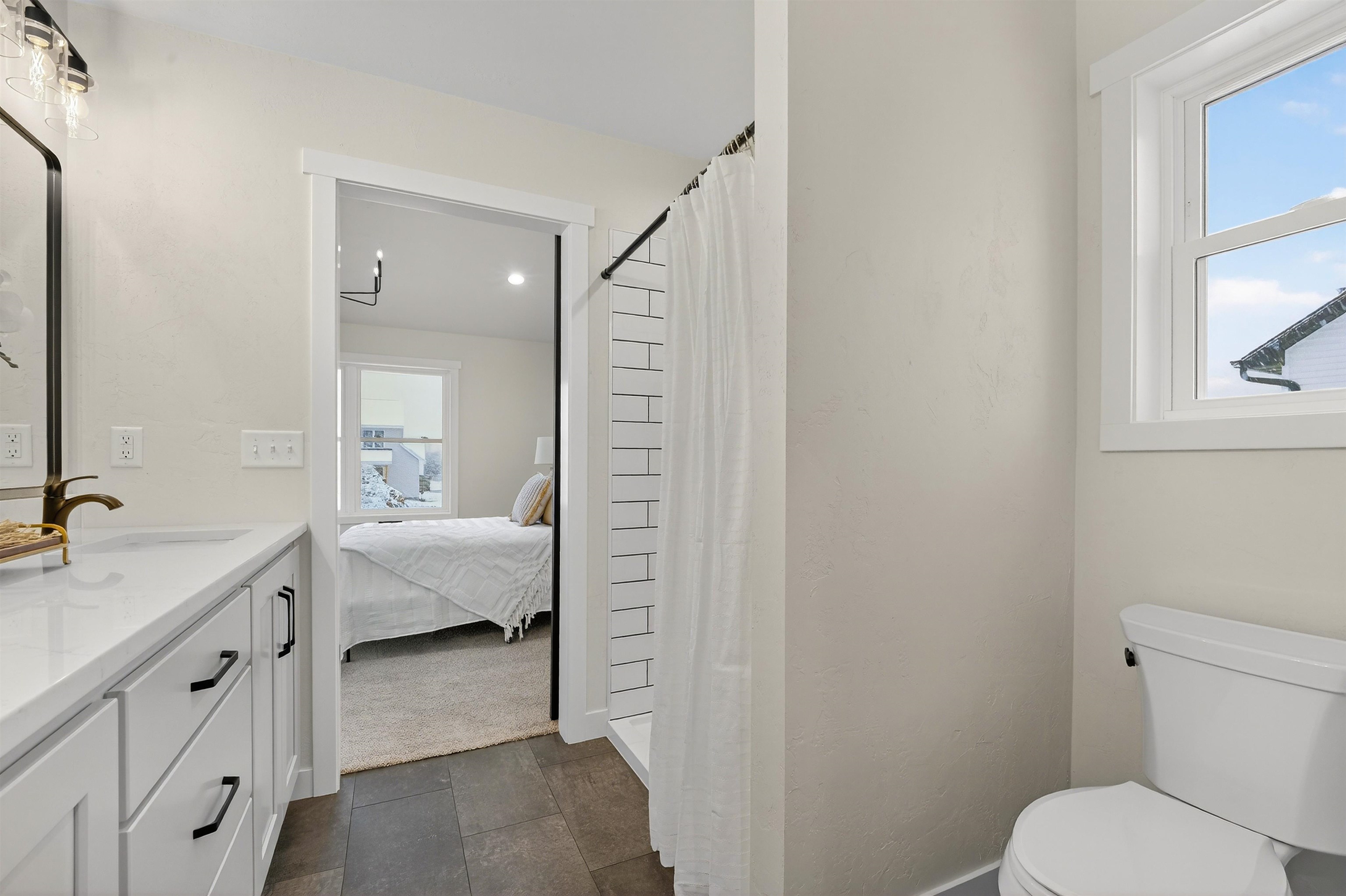 MENASHA, Wisconsin, 54952, United States, 4 Bedrooms Bedrooms, ,3 BathroomsBathrooms,Residential,For Sale,1995697