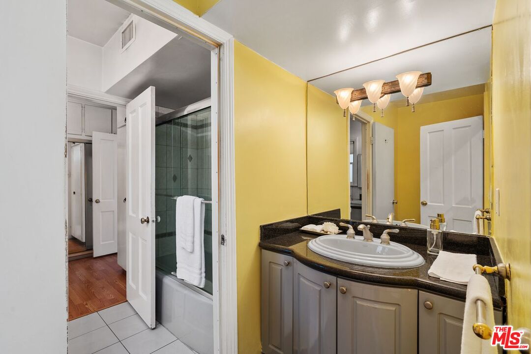 Los Angeles, California, 90049, United States, 3 Bedrooms Bedrooms, ,3 BathroomsBathrooms,Residential,For Sale,1902649